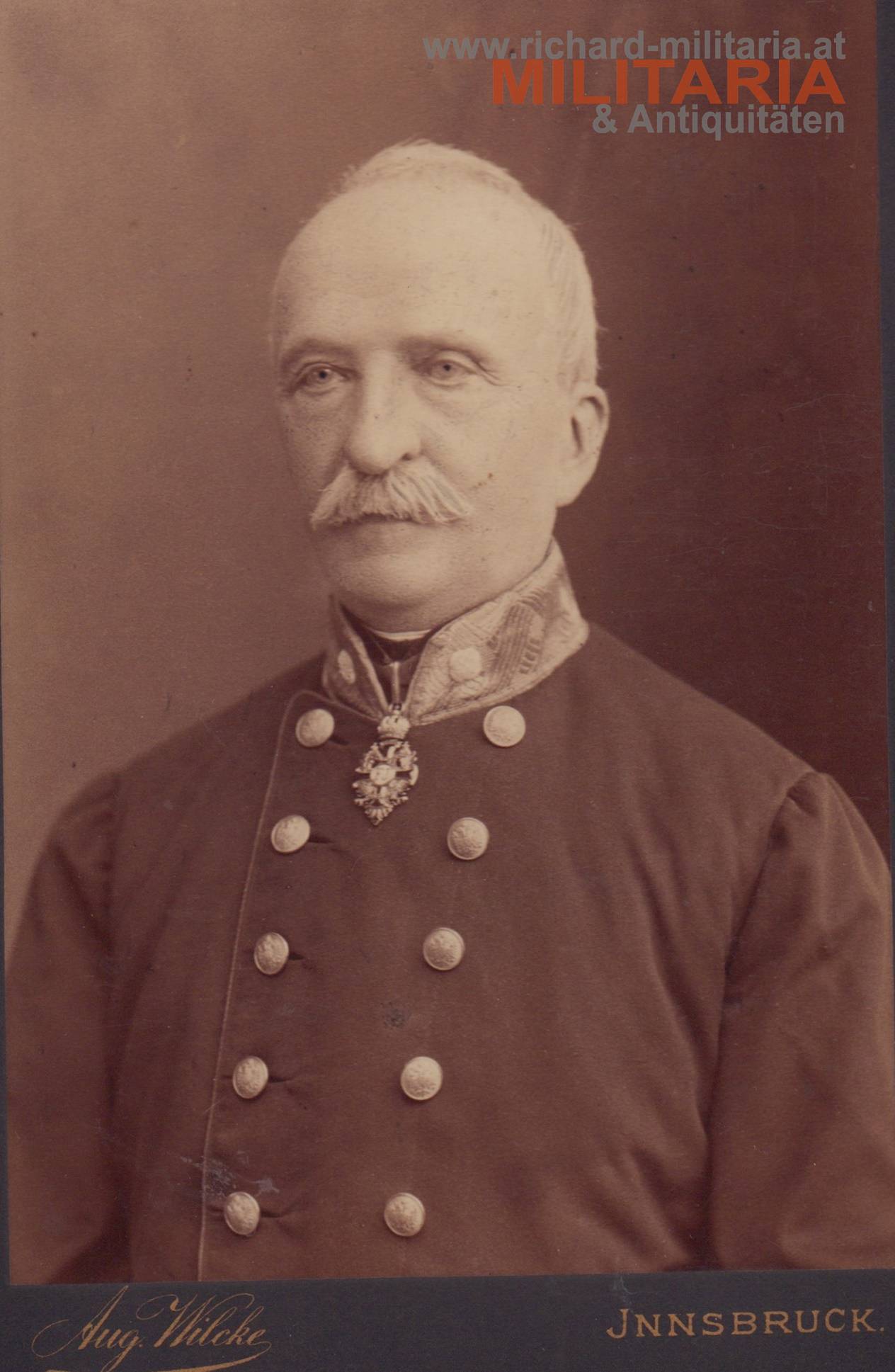 k.k. Hartkartonfoto - hoher Beamter mit FJO-Komtur