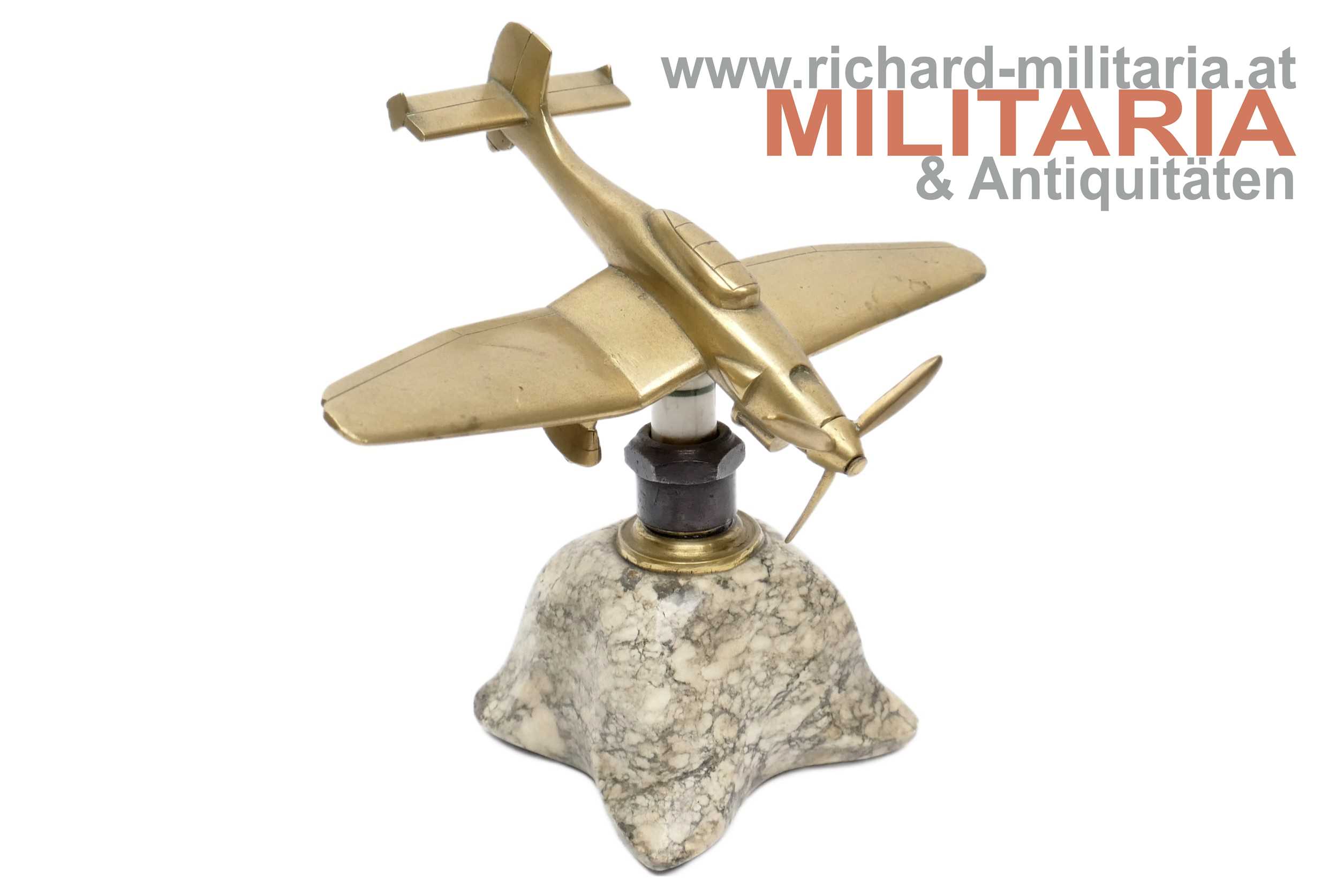 2. Weltkrieg - Statue - Stuka auf Marmorsockel