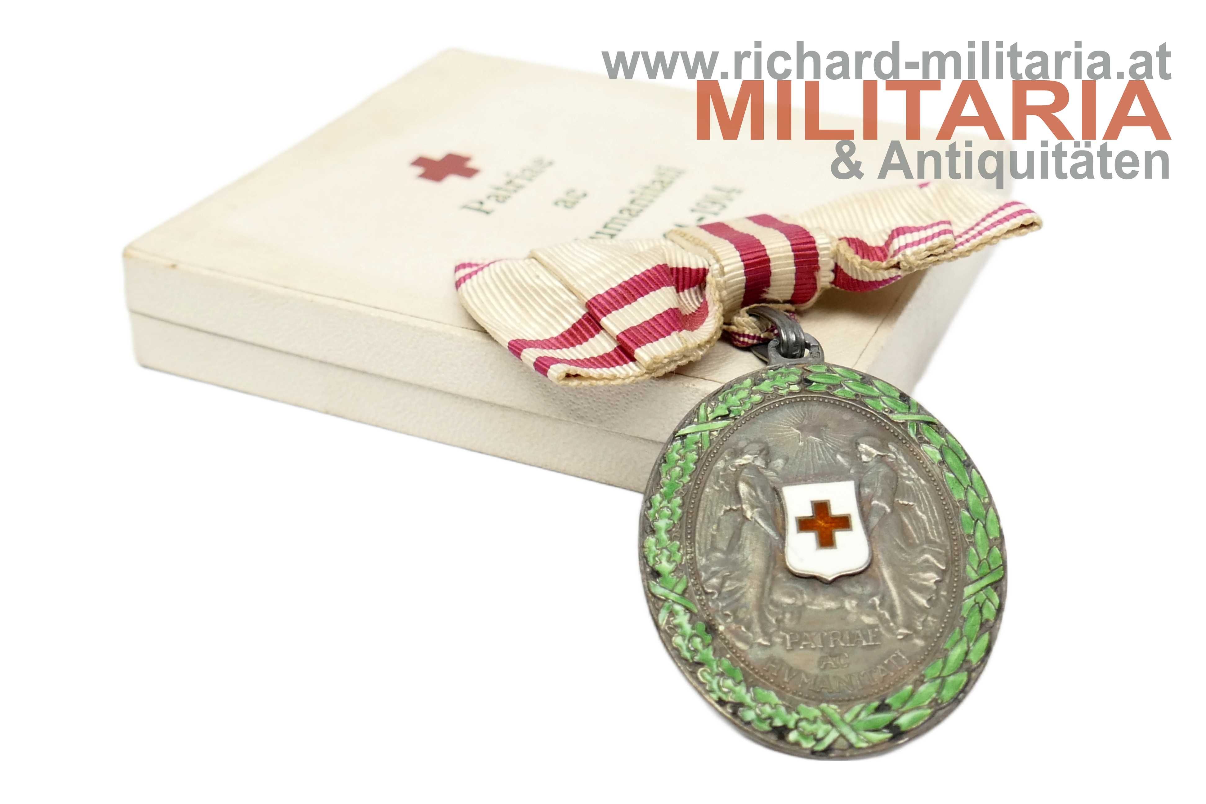 Rotes Kreuz - Silberne Ehrenmedaille mit KD & Damenmasche mit Etui - Souval