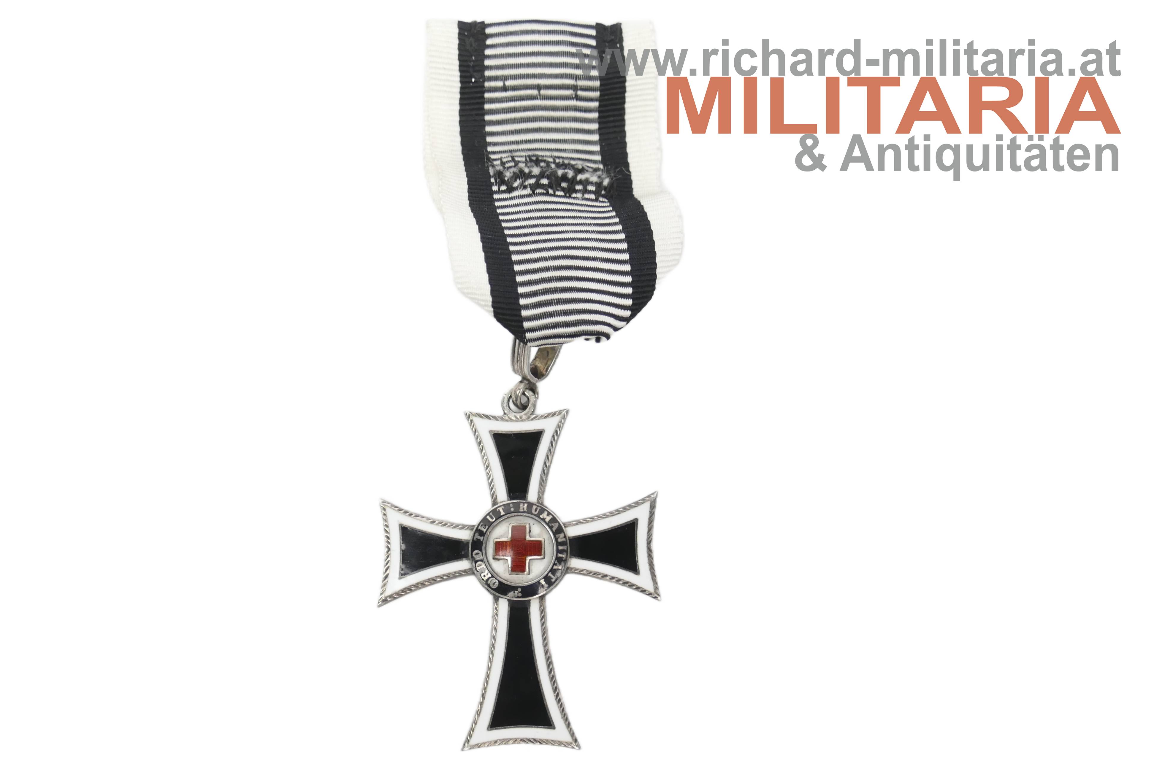 Marianerkreuz - Halskreuz - Knopflochtrageweise