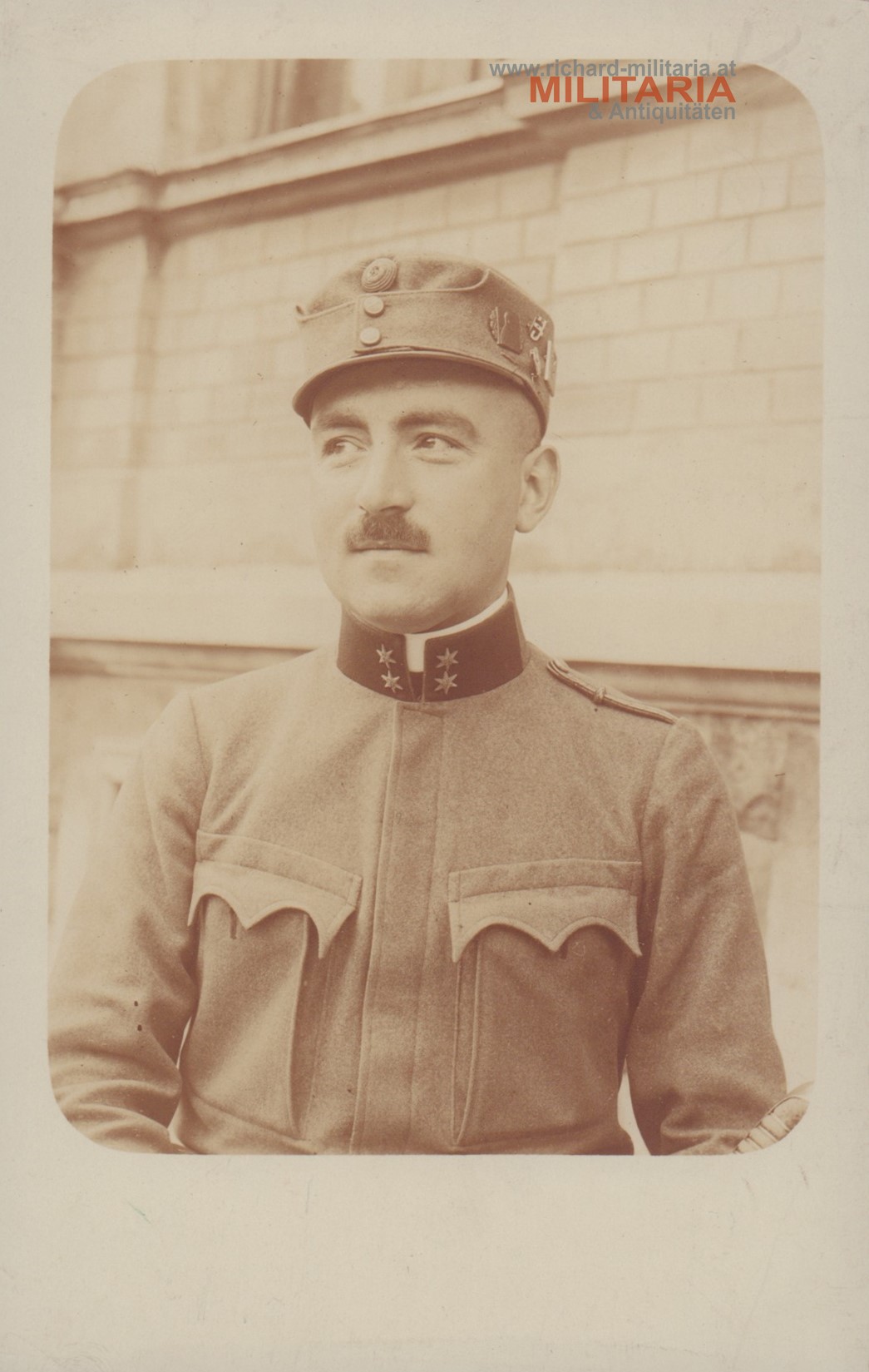 k.u.k. Oberleutnant mit Kappenabzeichen