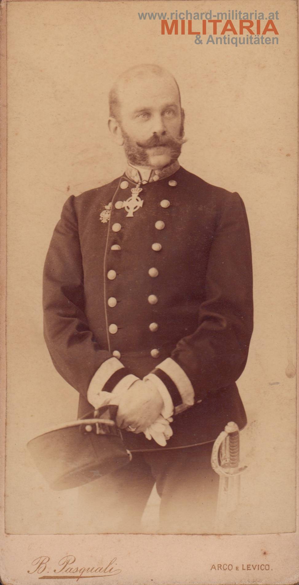 k.k. Beamter mit Tiroler Adelsmatrikel und Albrecht-Orden Kommanteur