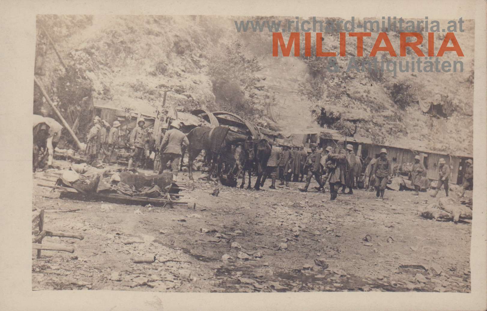 k.u.k. Hilfsplatz Fenzela-Schlucht (Sieben Gemeinden) 1918 - Soldaten mit Stahlhelmen