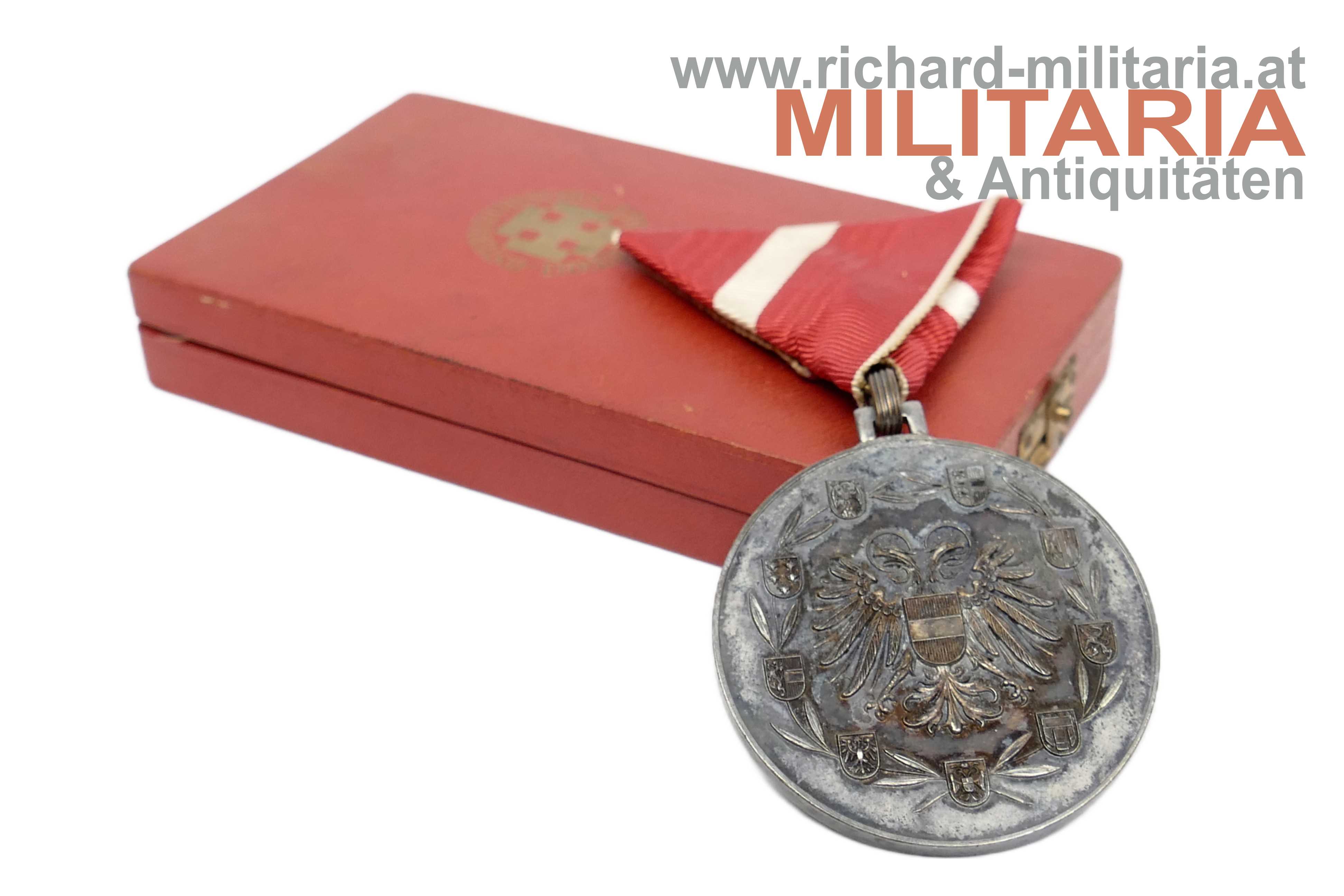 Bundesstaat - Große Silberne Medaille für Verdienste mit Etui