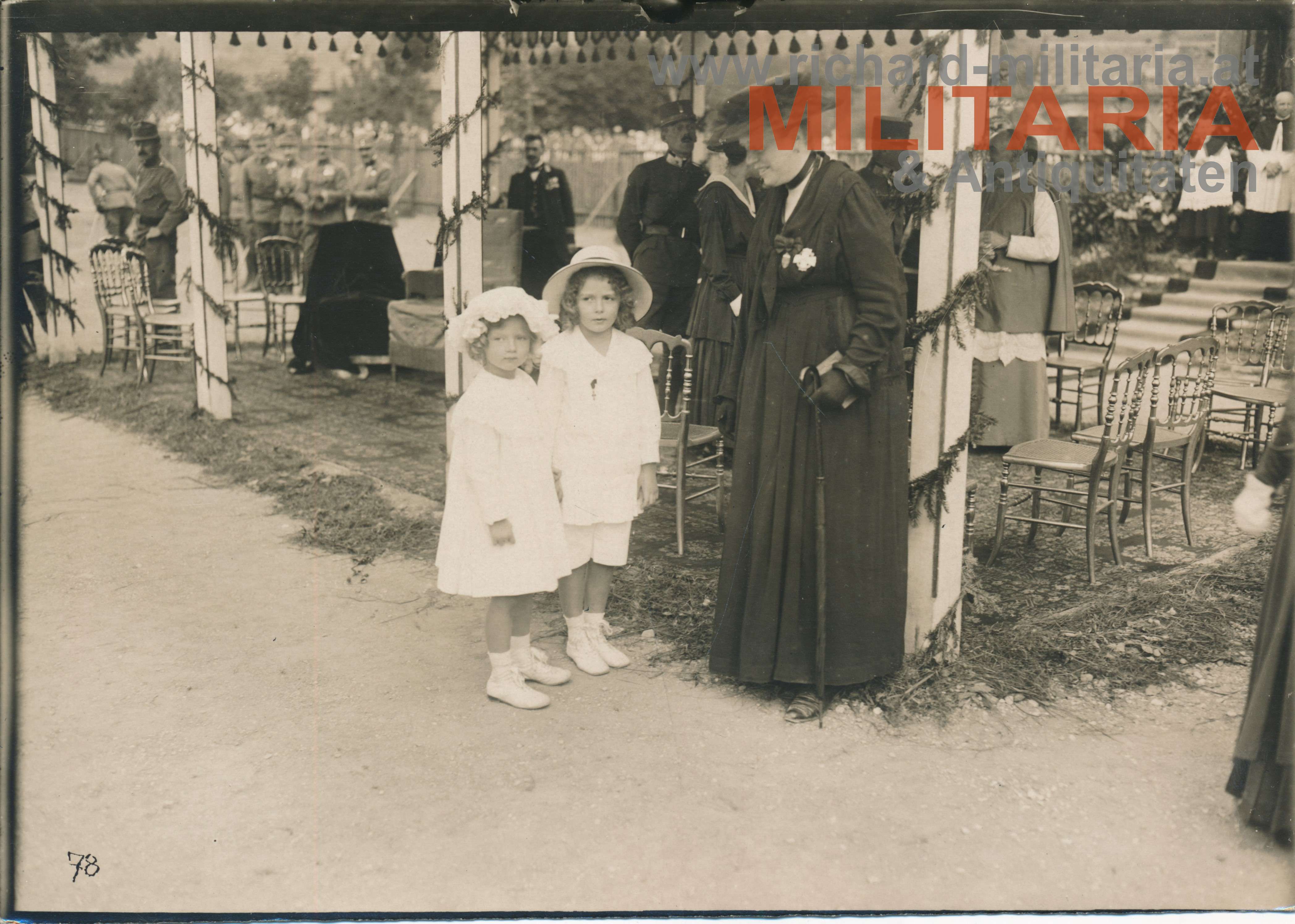 k.u.k. Pressefoto Kronprinz Otto und Adelheid / nach der Feldmesse Payerbach