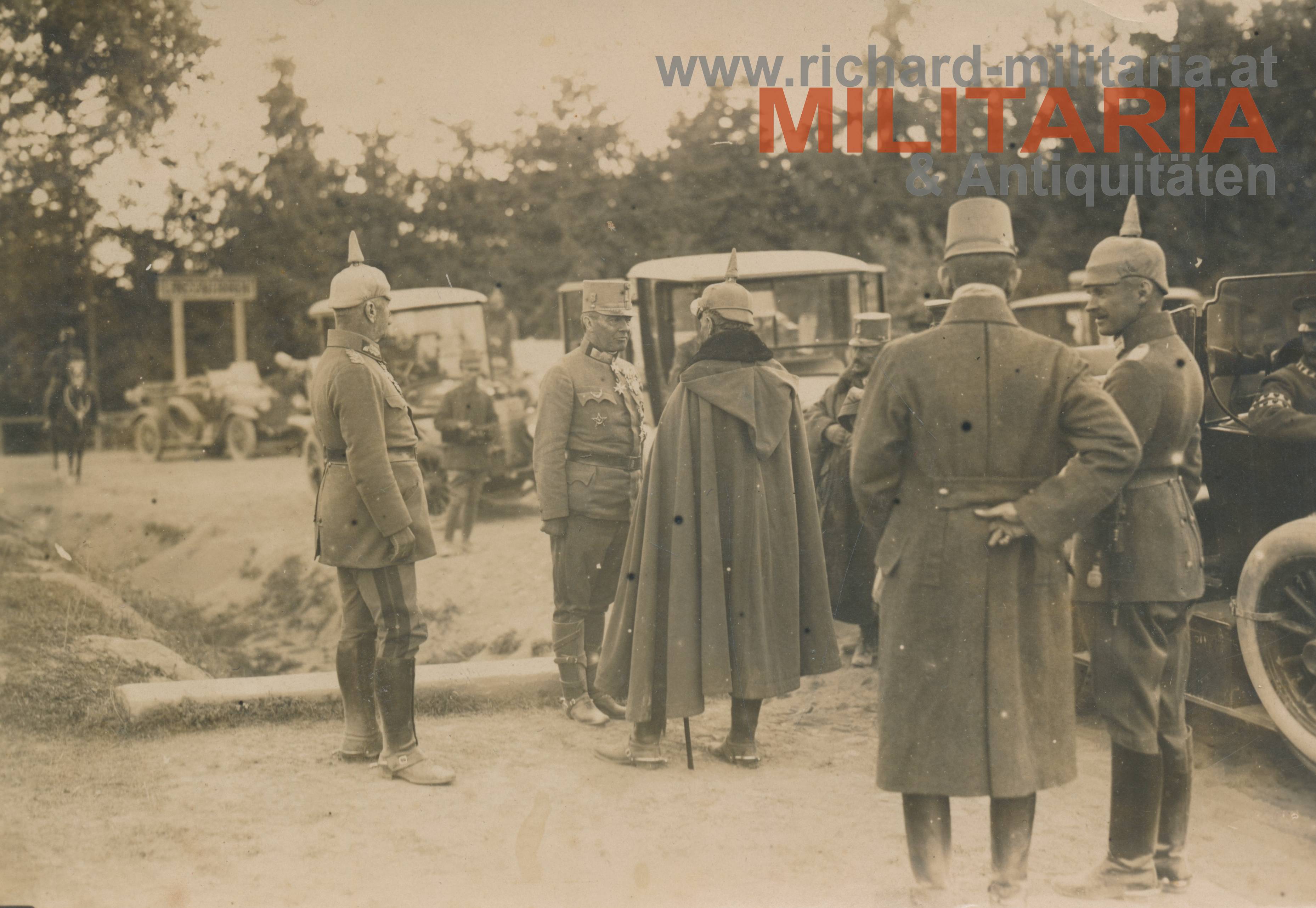 k.u.k. Feldmarschall Baron Kövess von Kövessháza mit Wilhelm 