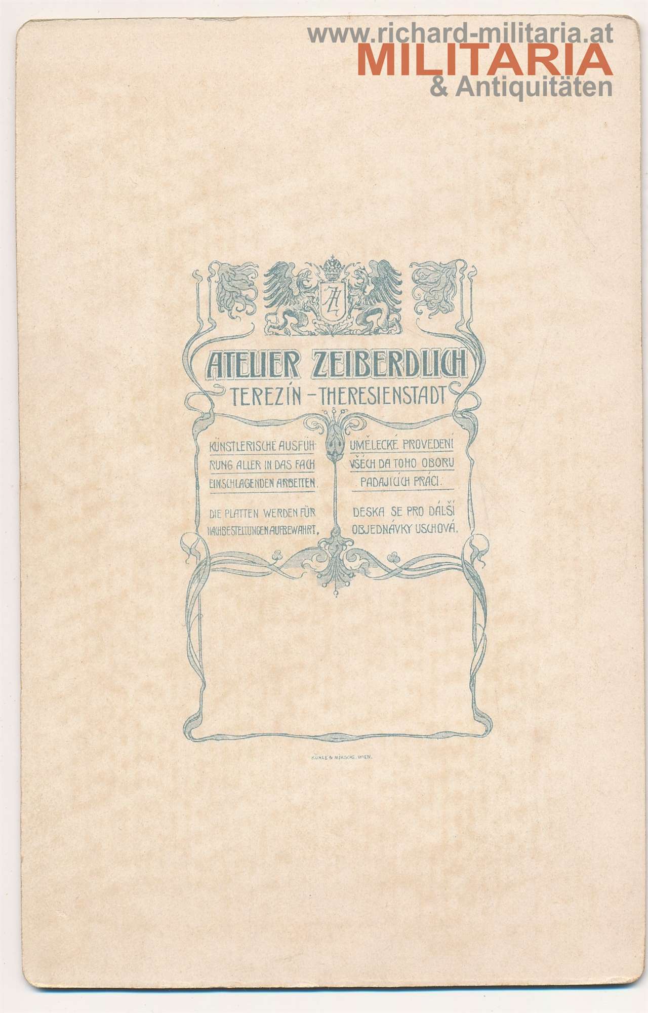 k.u.k. Hartkartonfoto - Hauptmann der Infanterie - Roter Adler Orden