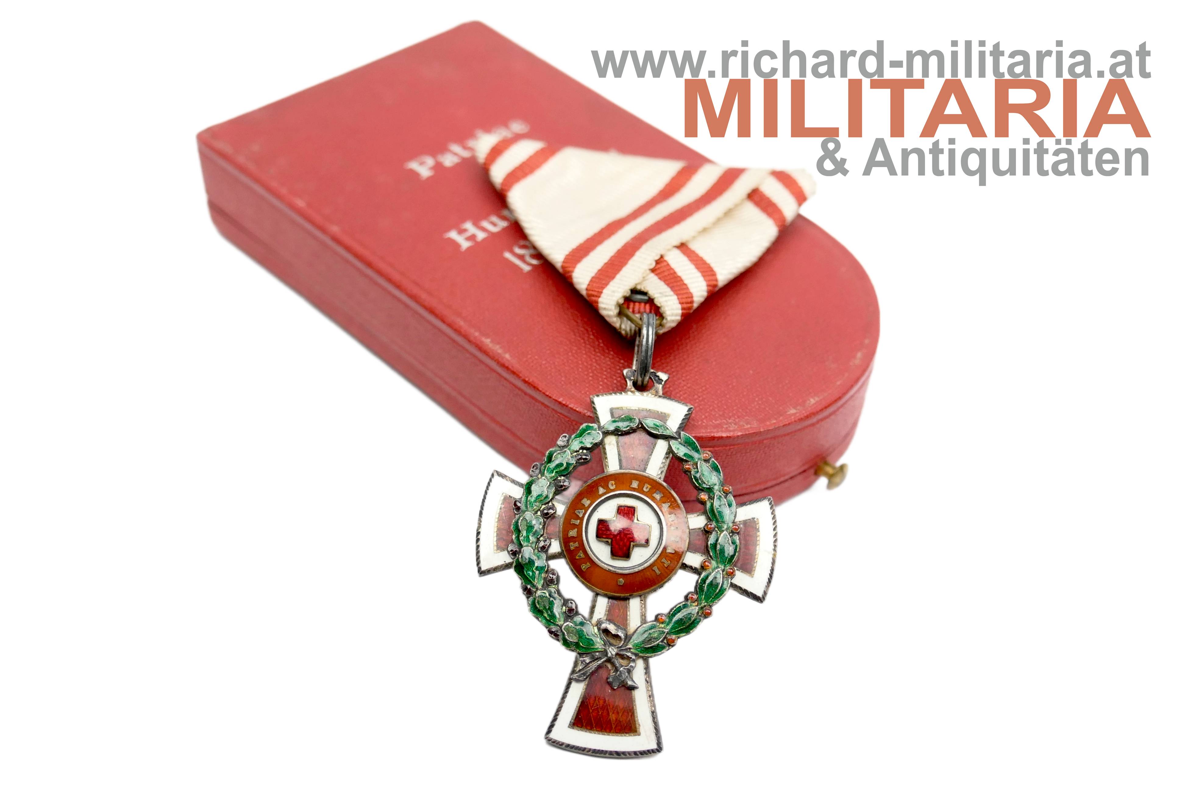 Rotes Kreuz - Ehrenzeichen 2. Klasse mit KD im Etui - VARIANTE