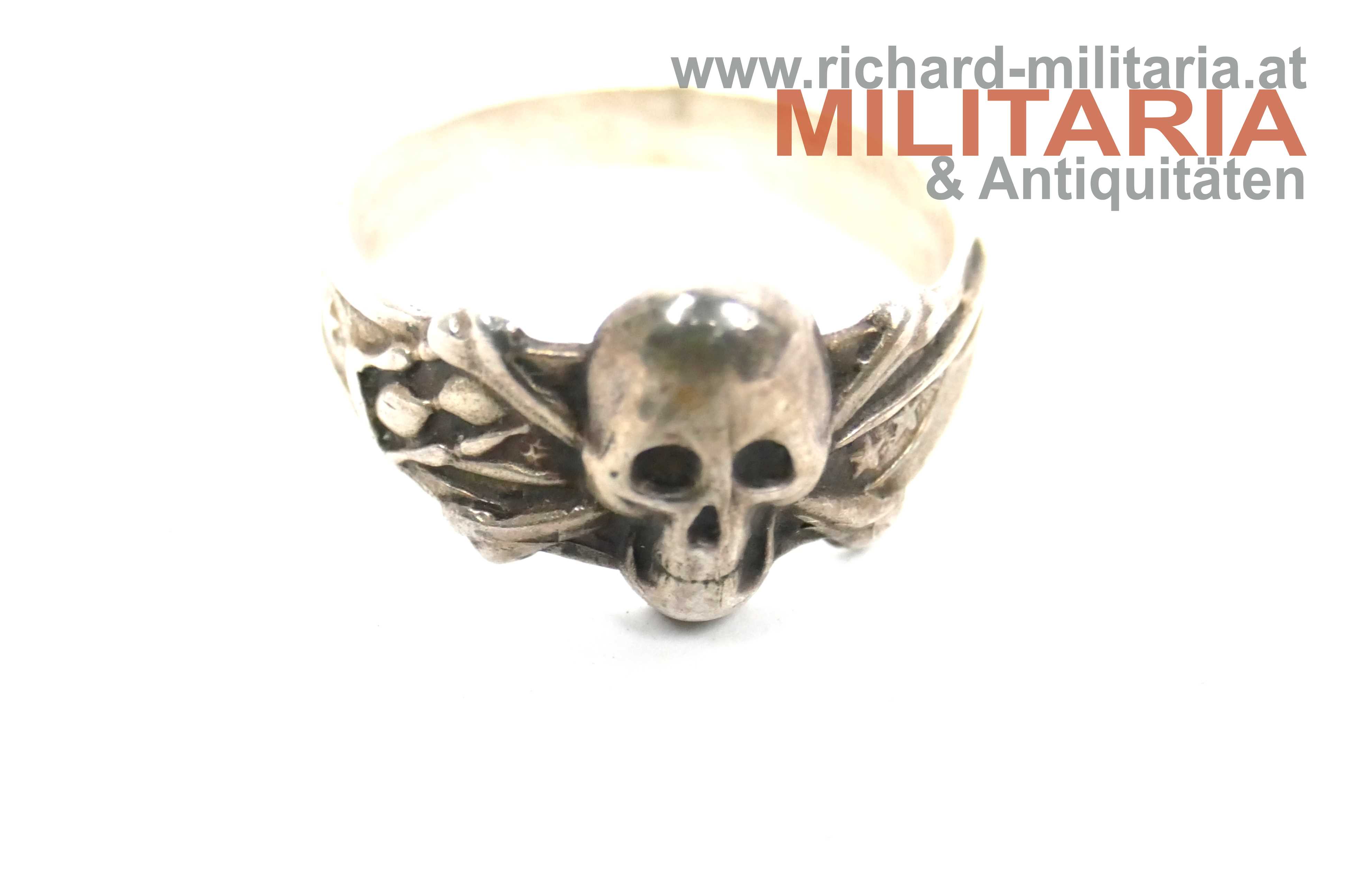 Totenkopfring - 935er Silber