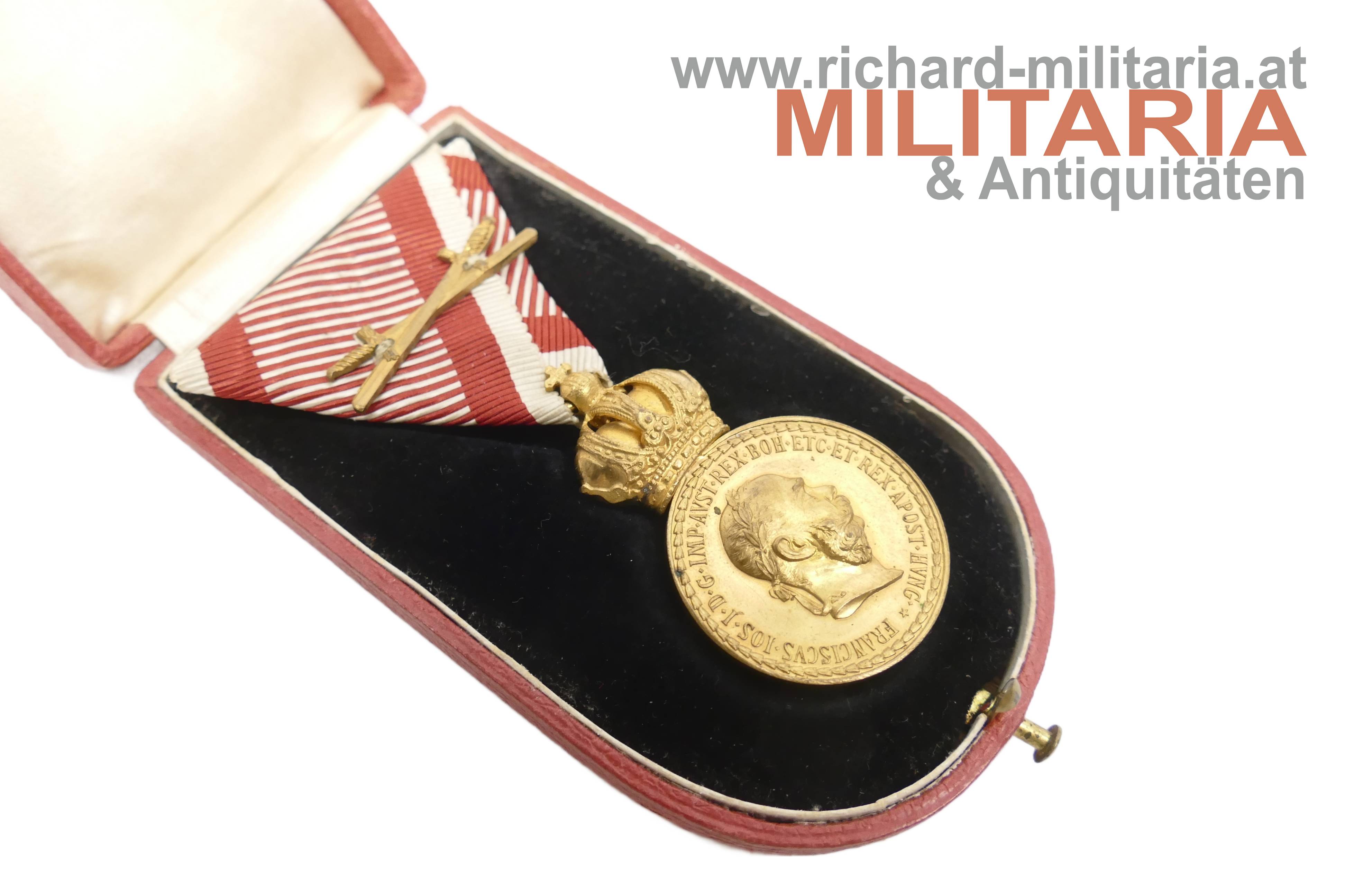 k.u.k. Bronzene Militärverdienstmedaille + Schwerter - Kaiser Franz Joseph im Etui