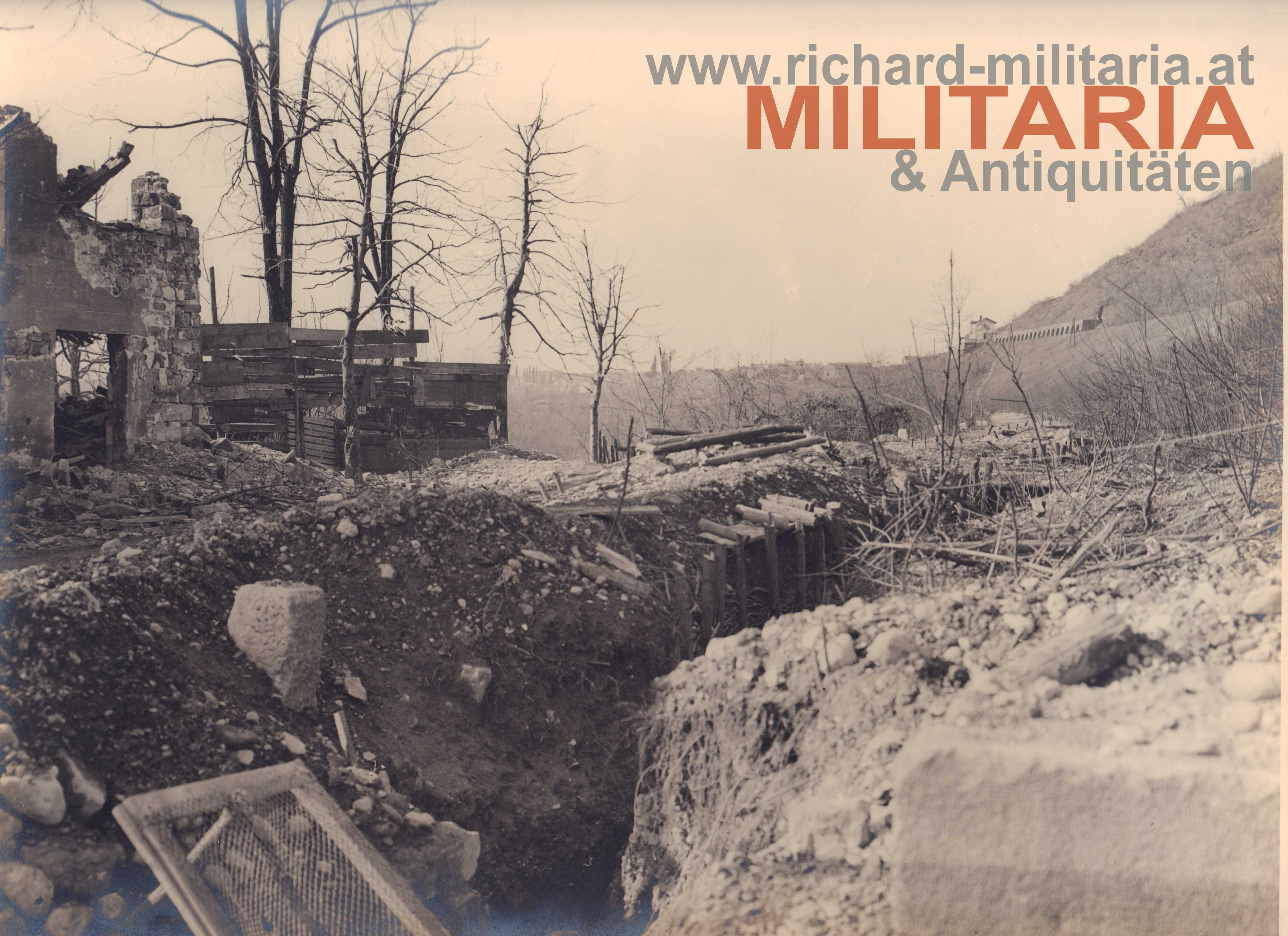 k.u.k. Foto - Schlachtfeld mit Schützengraben und Hausruine / Italien Südfront