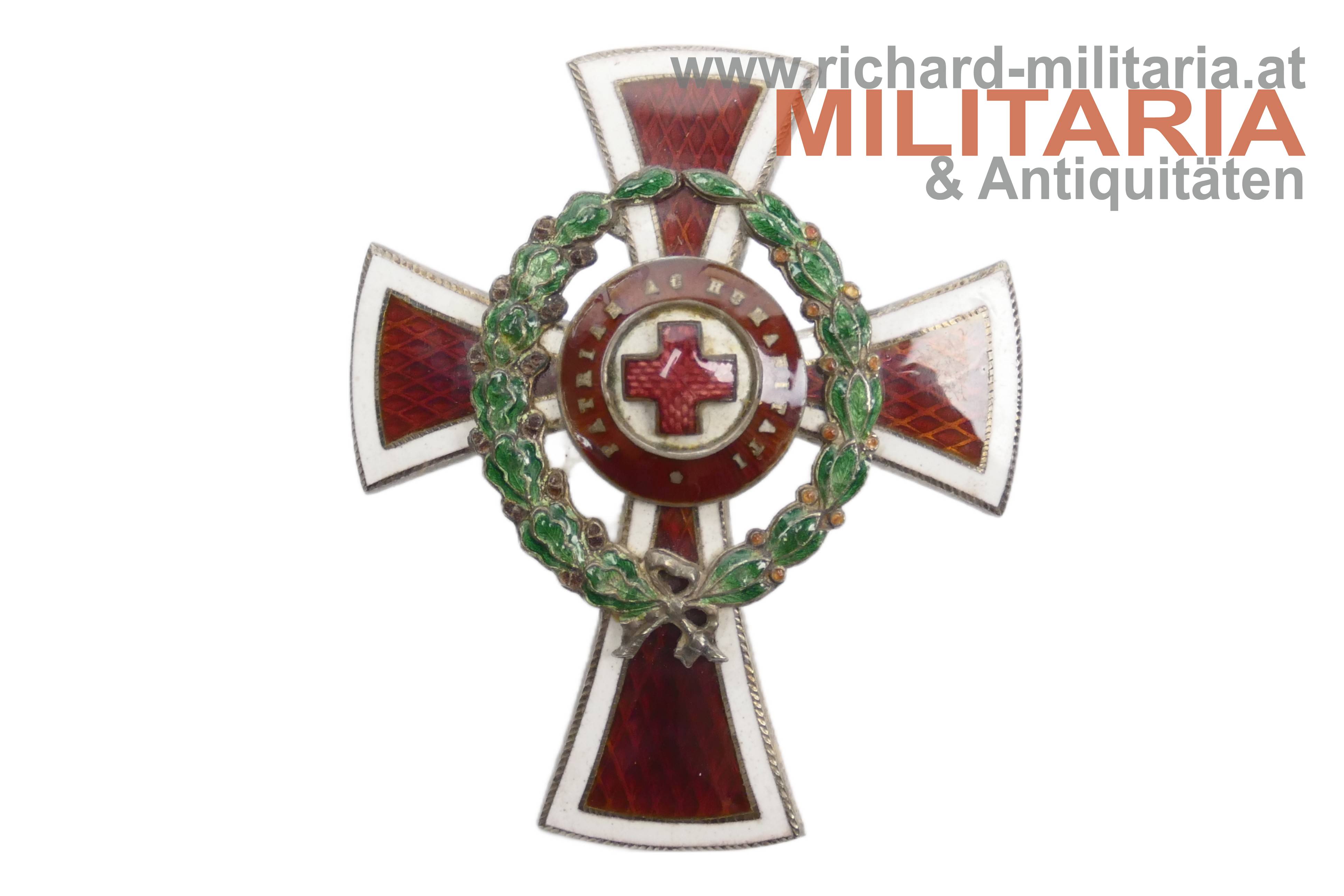 Rotes Kreuz - Offizierskreuz mit Kriegsdekoration im Etui