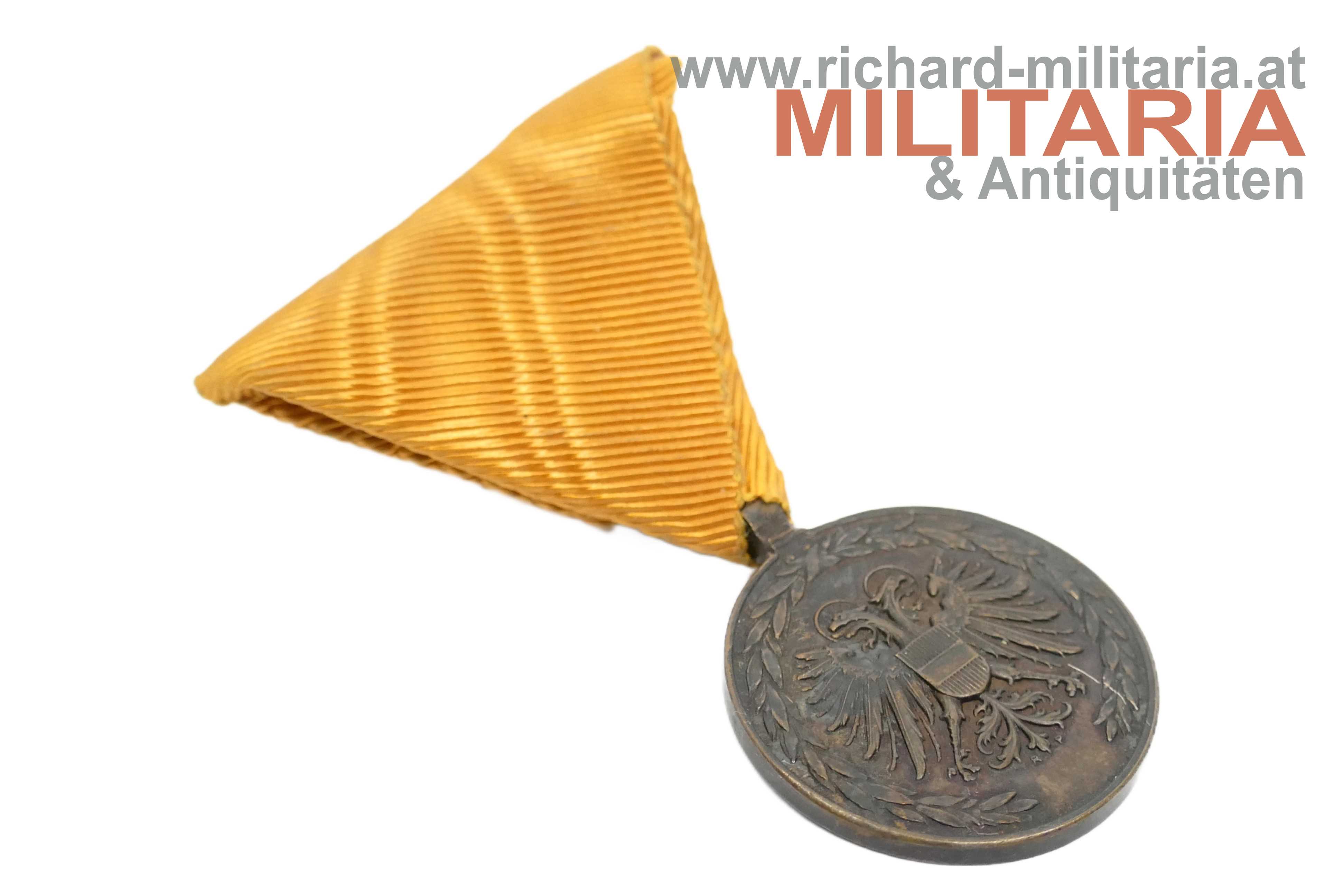 Bundesstaat - Silberne Medaille f. 40-jähr. Dienstleistung i. Feuerwehr- u. Rettungswesen