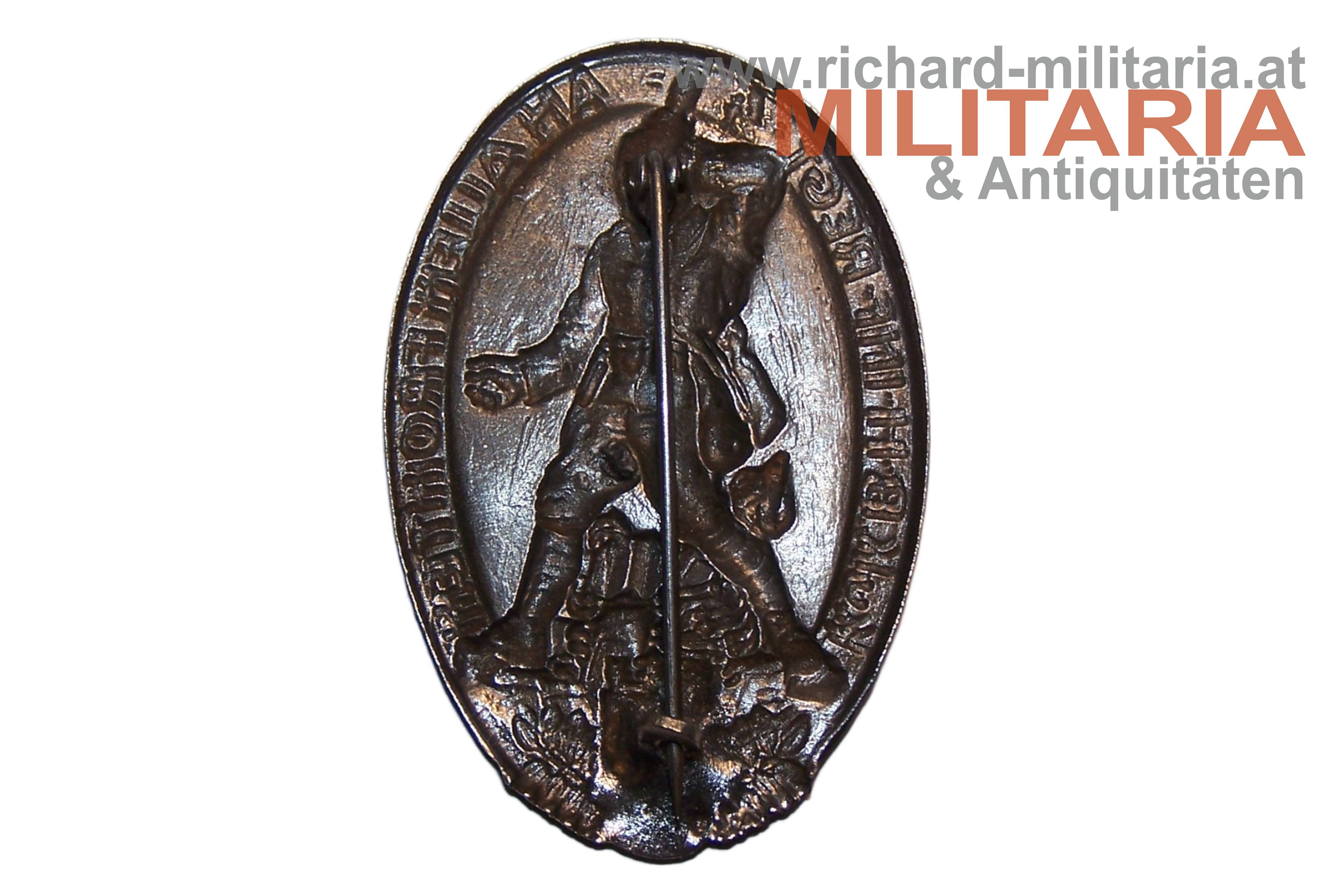 k.u.k. Kappenabzeichen - B. H. Inf. Regt. 4. - An allen Fronten - EISEN