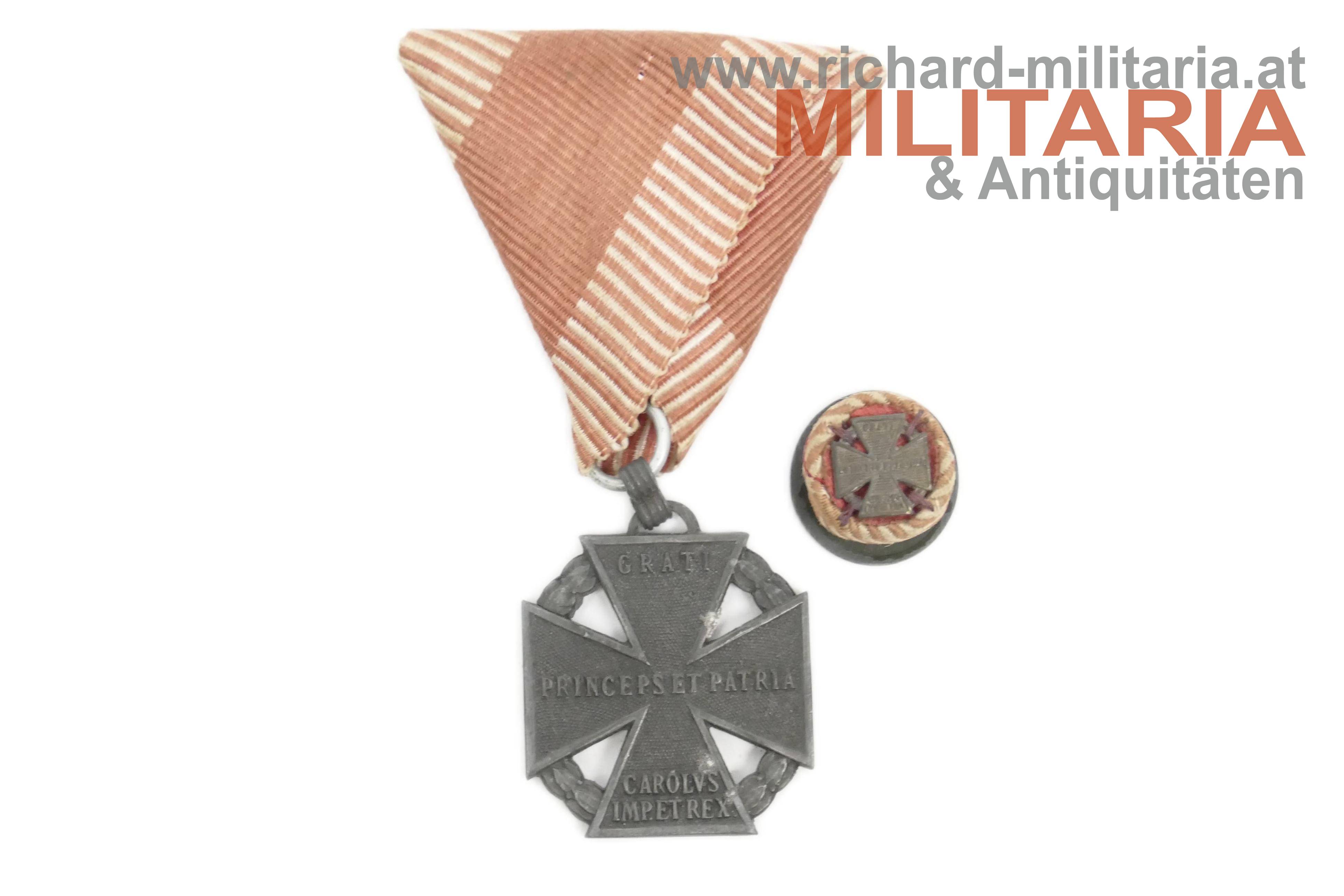 k.u.k. Karl-Truppenkreuz mit Knopflochrosette