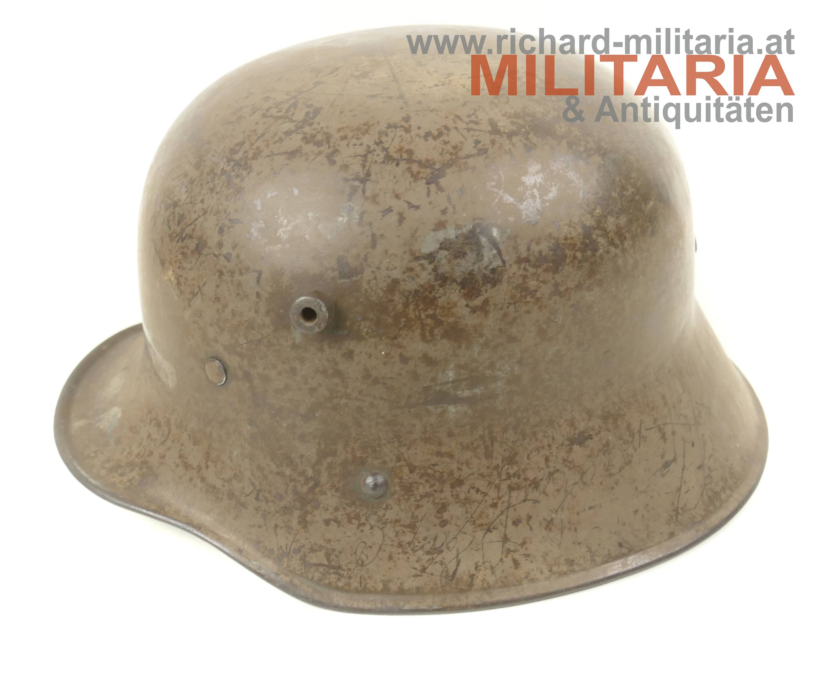 k.u.k. Stahlhelm M1917- österreichische Fertigung - B.G.B 