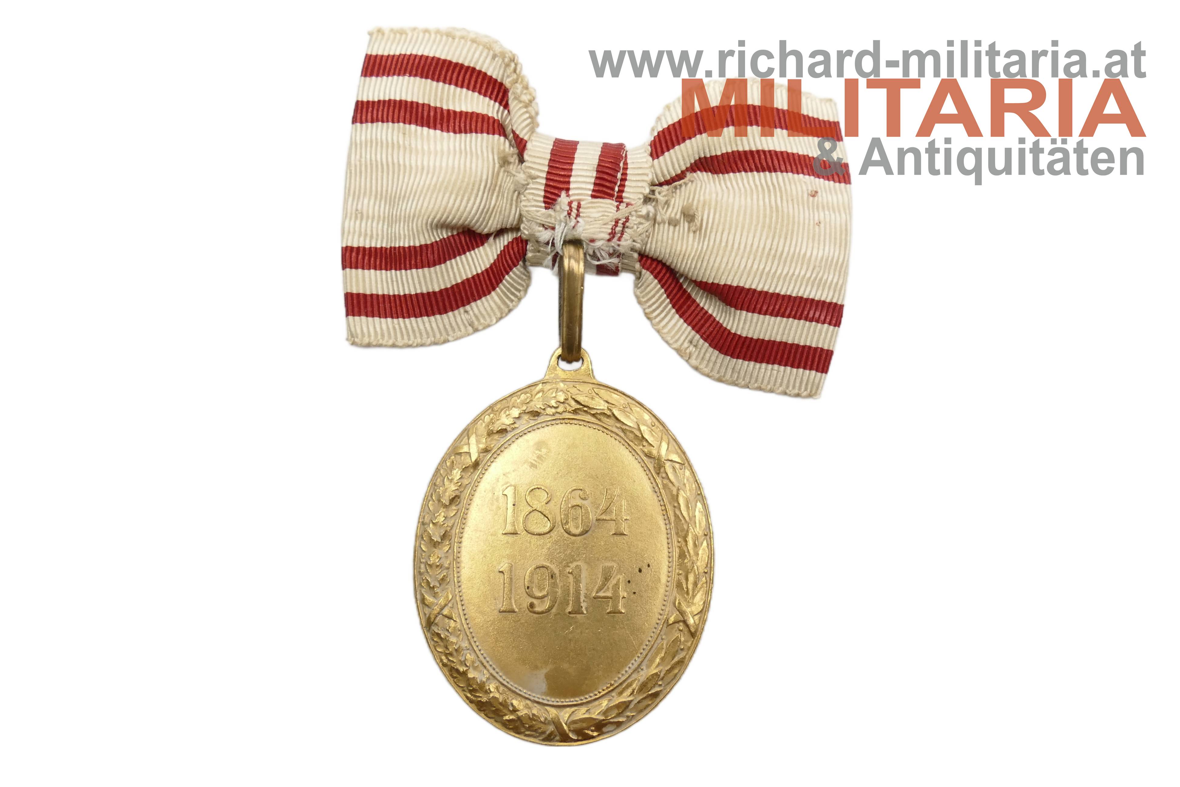 Rotes Kreuz - Bronzene Ehrenmedaille mit KD an Damenmasche