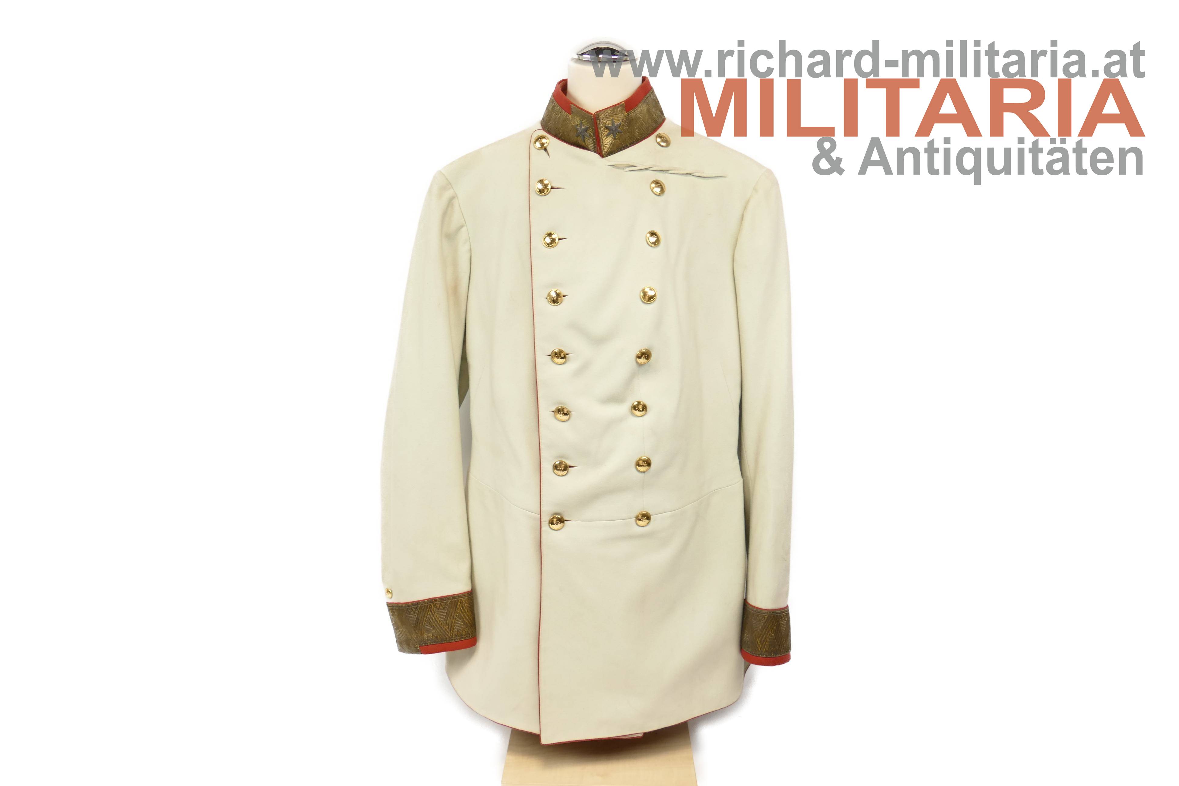 k.u.k. Galauniform mit Stulphut und Koffer eines General-Majors