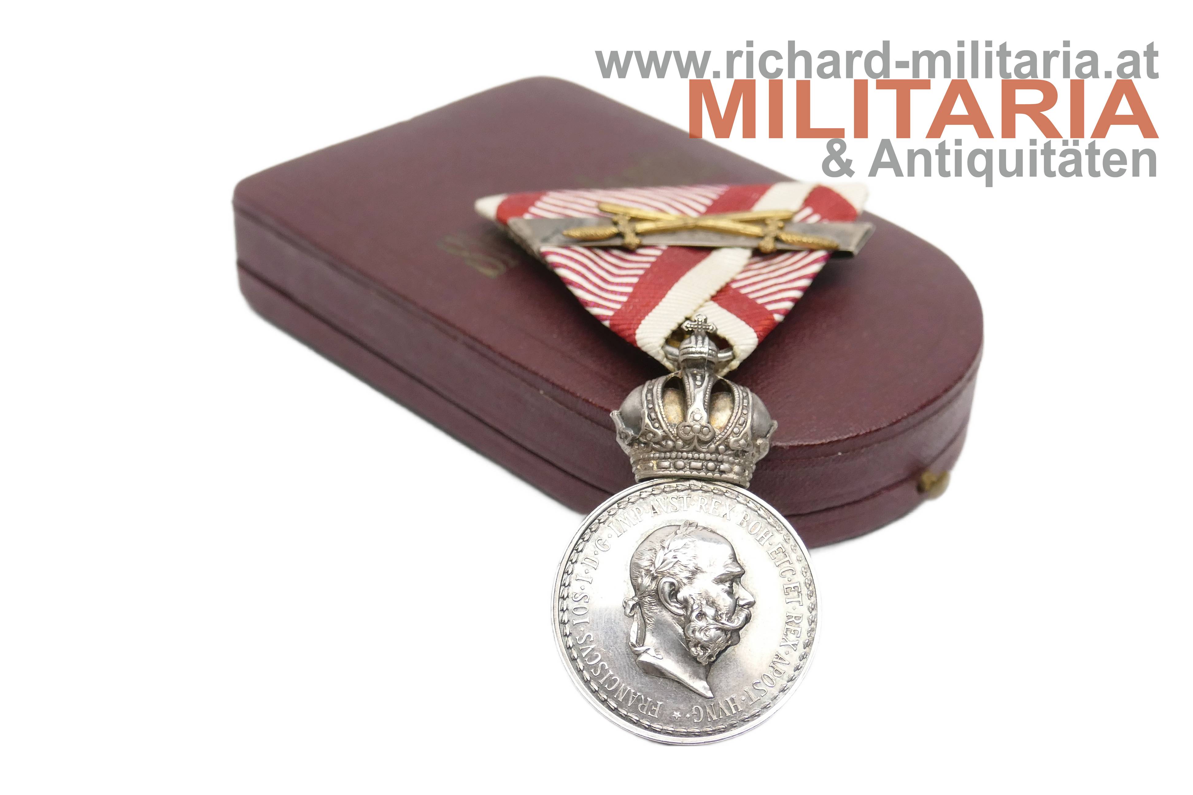 k.u.k. Silberne Militärverdienstmedaille + WH-Spange + Schw. - FJ1 - Tiller-Etui