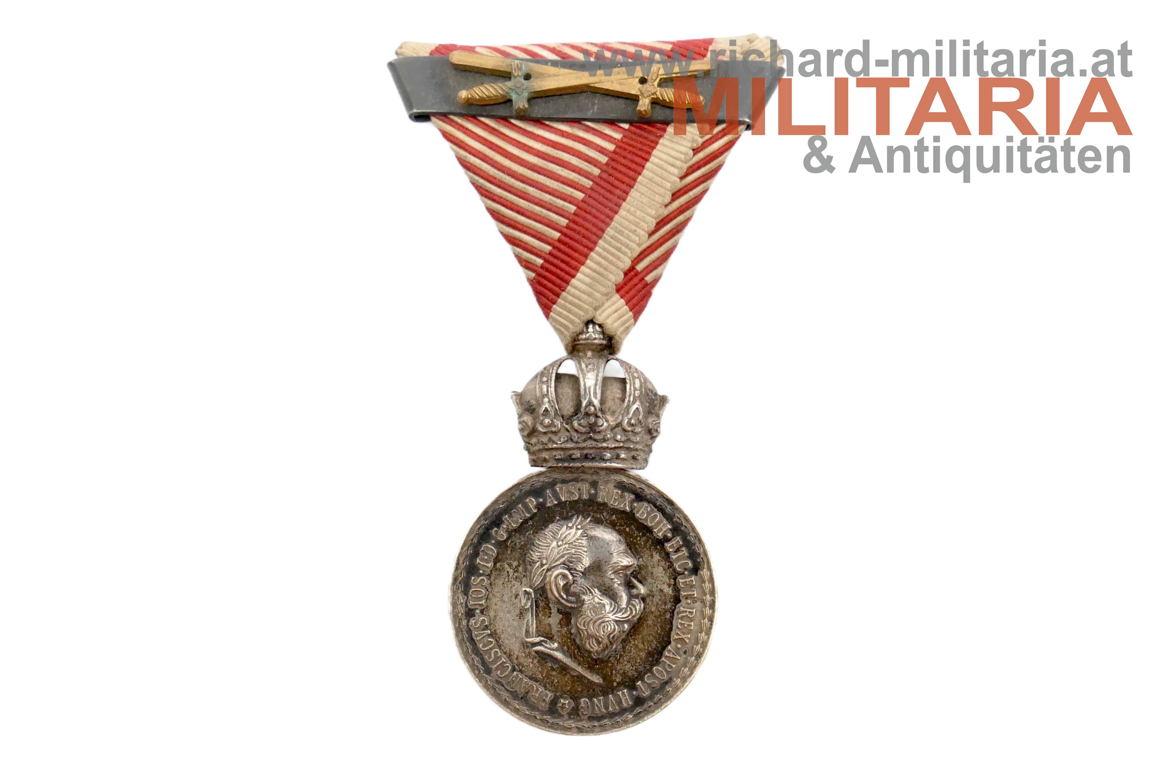 k.u.k. Silbernes Signum Laudis - Kaiser Franz Josef - 32mm-Variante mit Wiederholungsspange