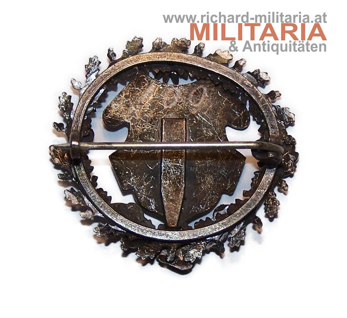 patriotisches Abzeichen - rot-grünes Kreuzwappenschild mit Eichenlaub und Edelweiss