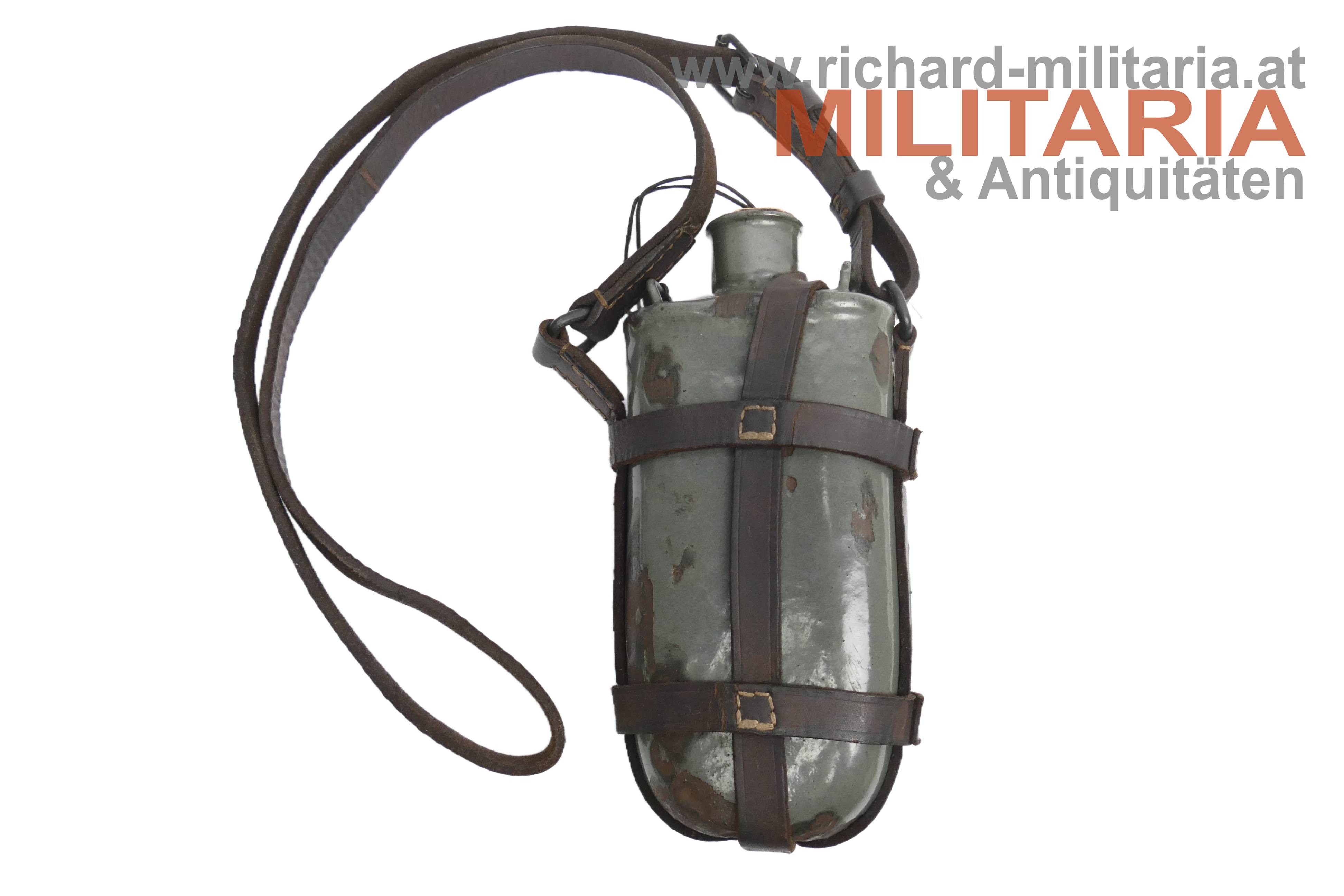 k.u.k. Feldflasche mit Lederberiemung