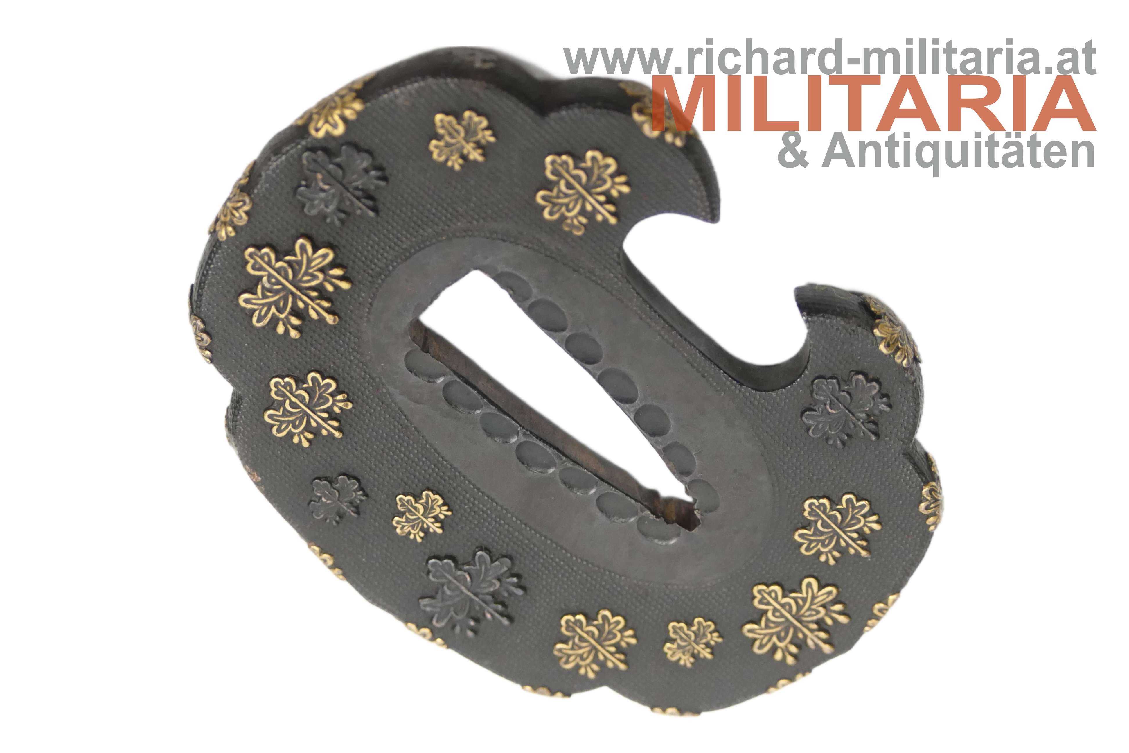 Japan - Tsuba "mokkogata" kiri-mon
