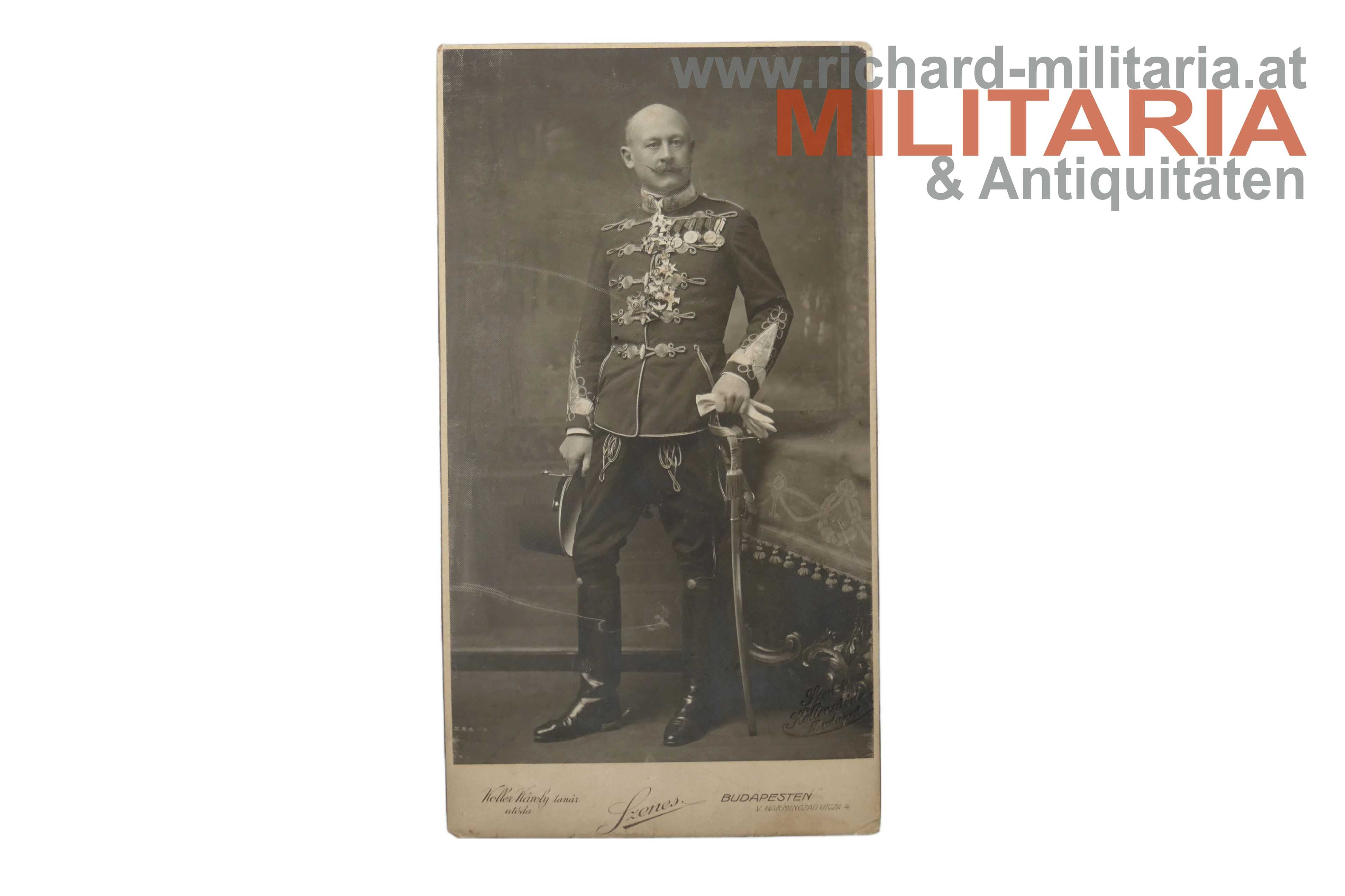 königl. ungar. Honvèd-Oberst mit zahlreichen Orden und Auszeichnungen