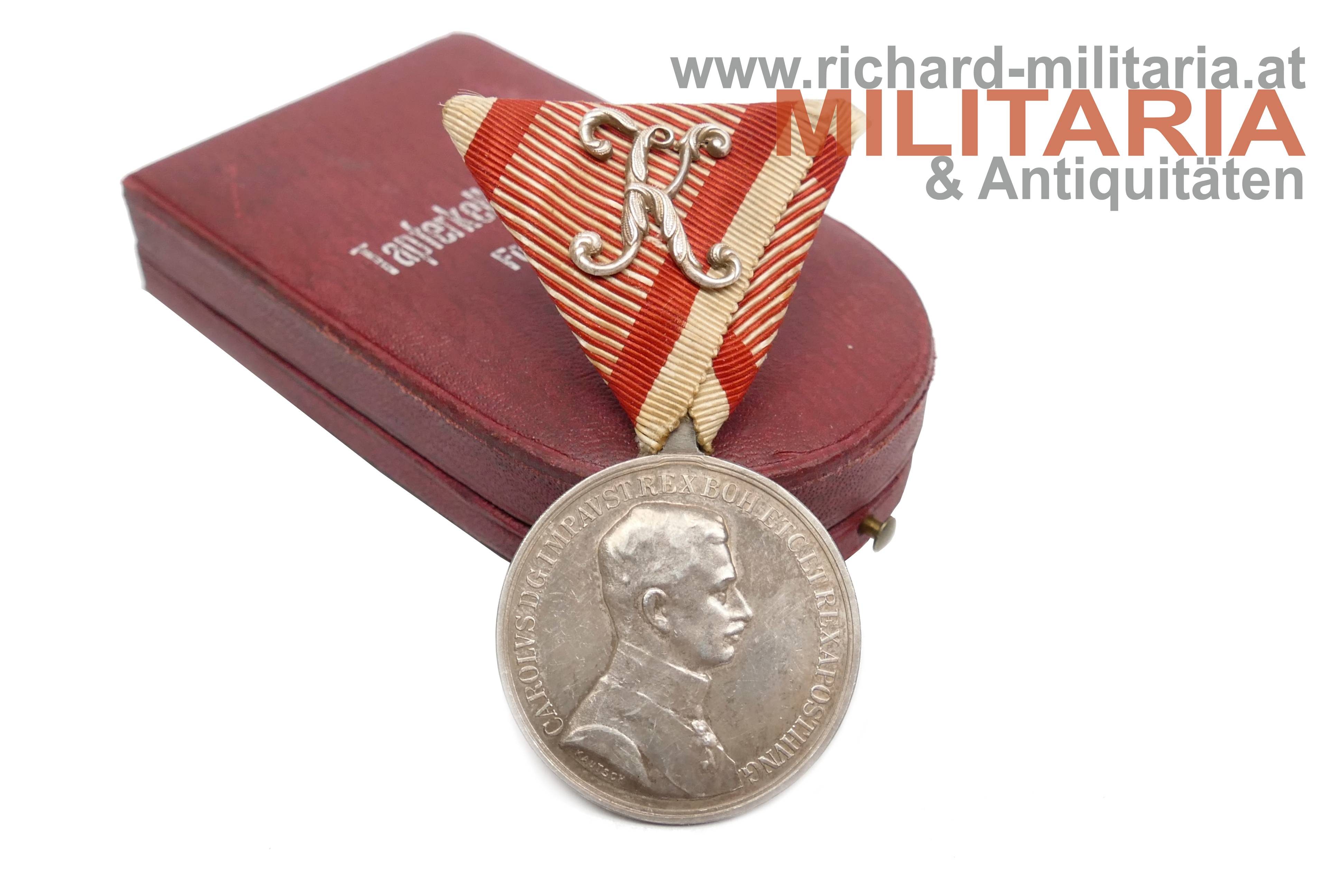 Silberne Tapferkeitsmedaille 1. Klasse für Offiziere im ETUI