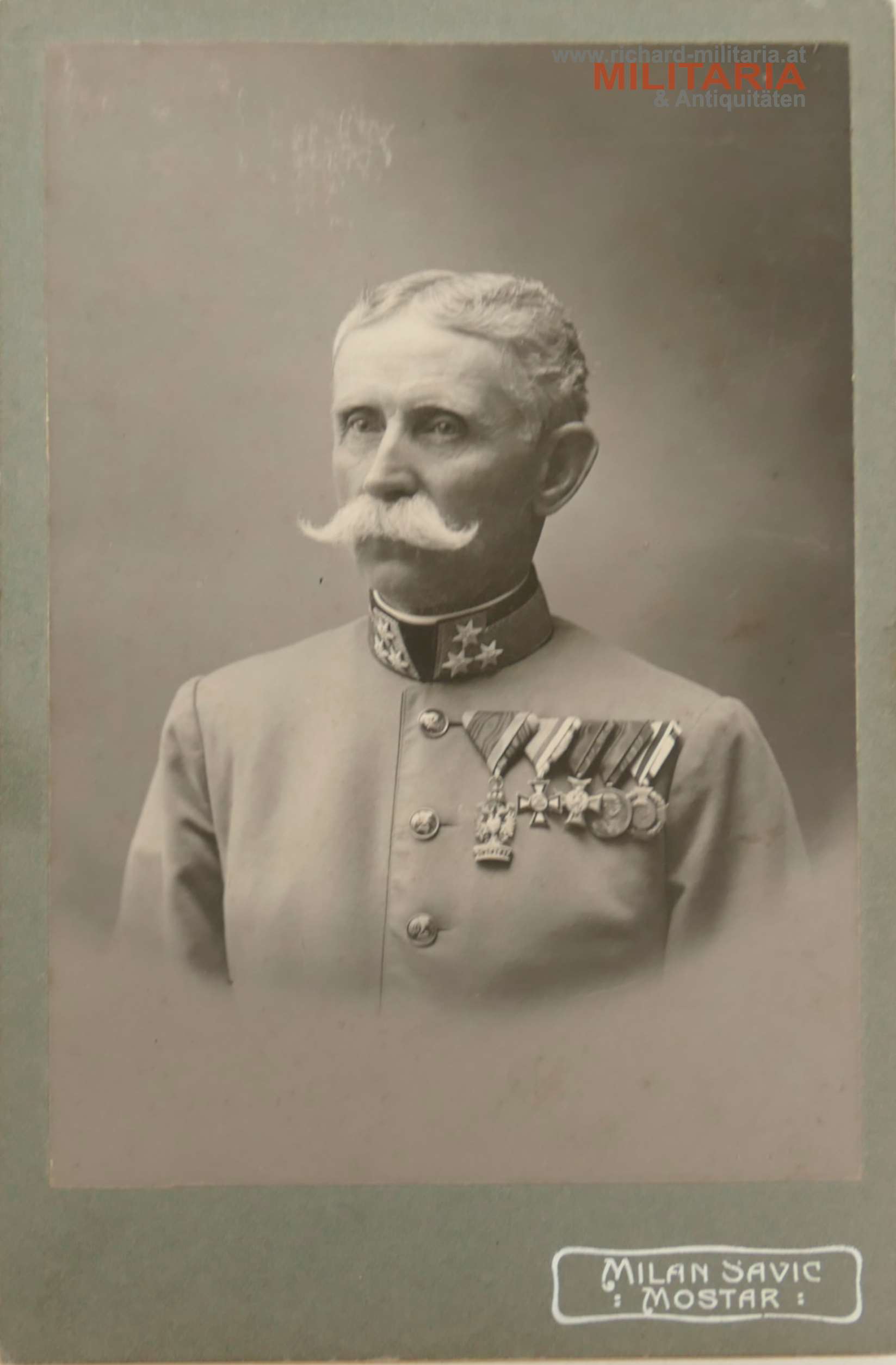 k.u.k. Hartkartonfoto - Oberst des bosnisch-herzegowinischen Inf. Reg. 2