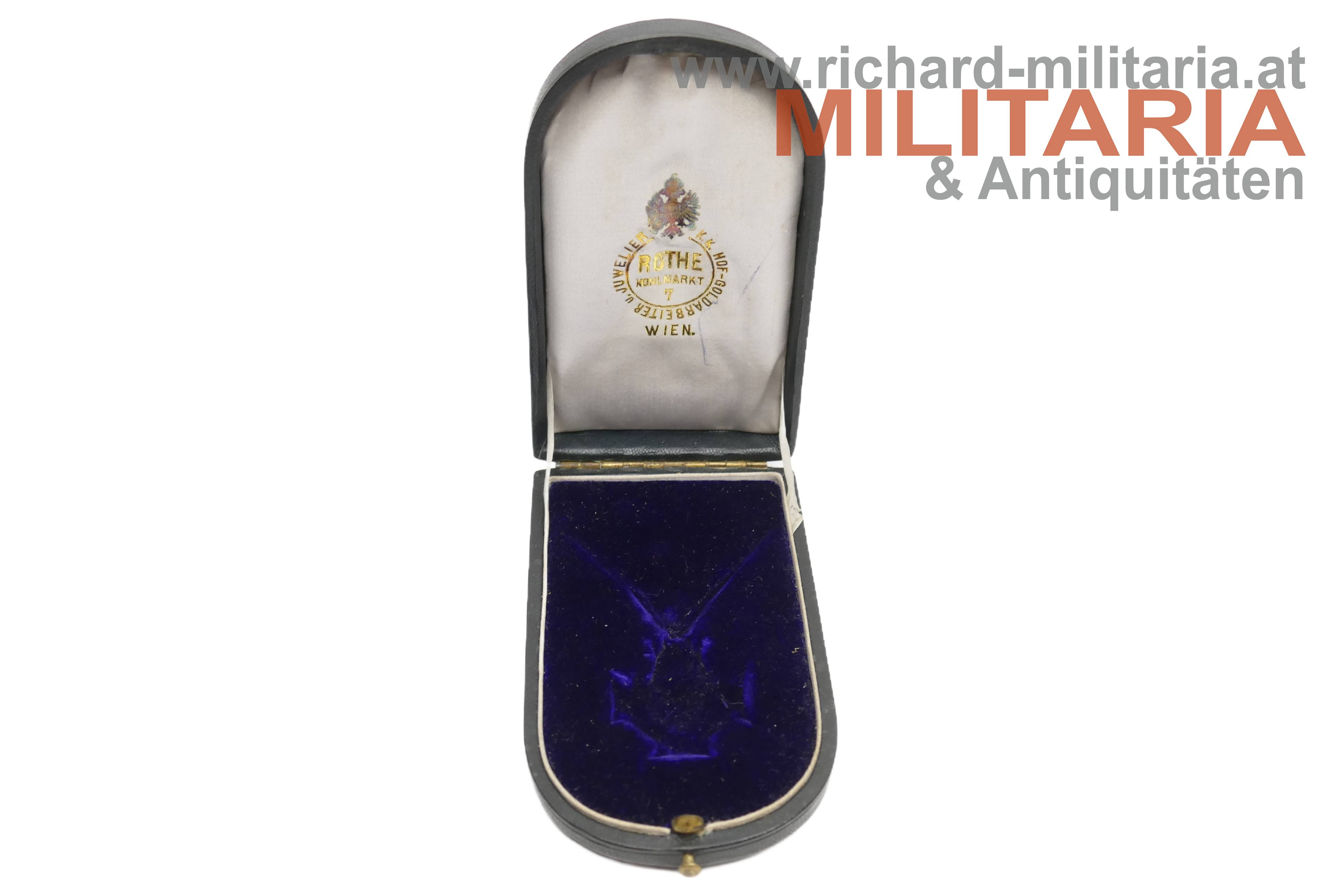 k.u.k. Luxusetui zum Militärverdienstkreuz 3. Klasse mit KD