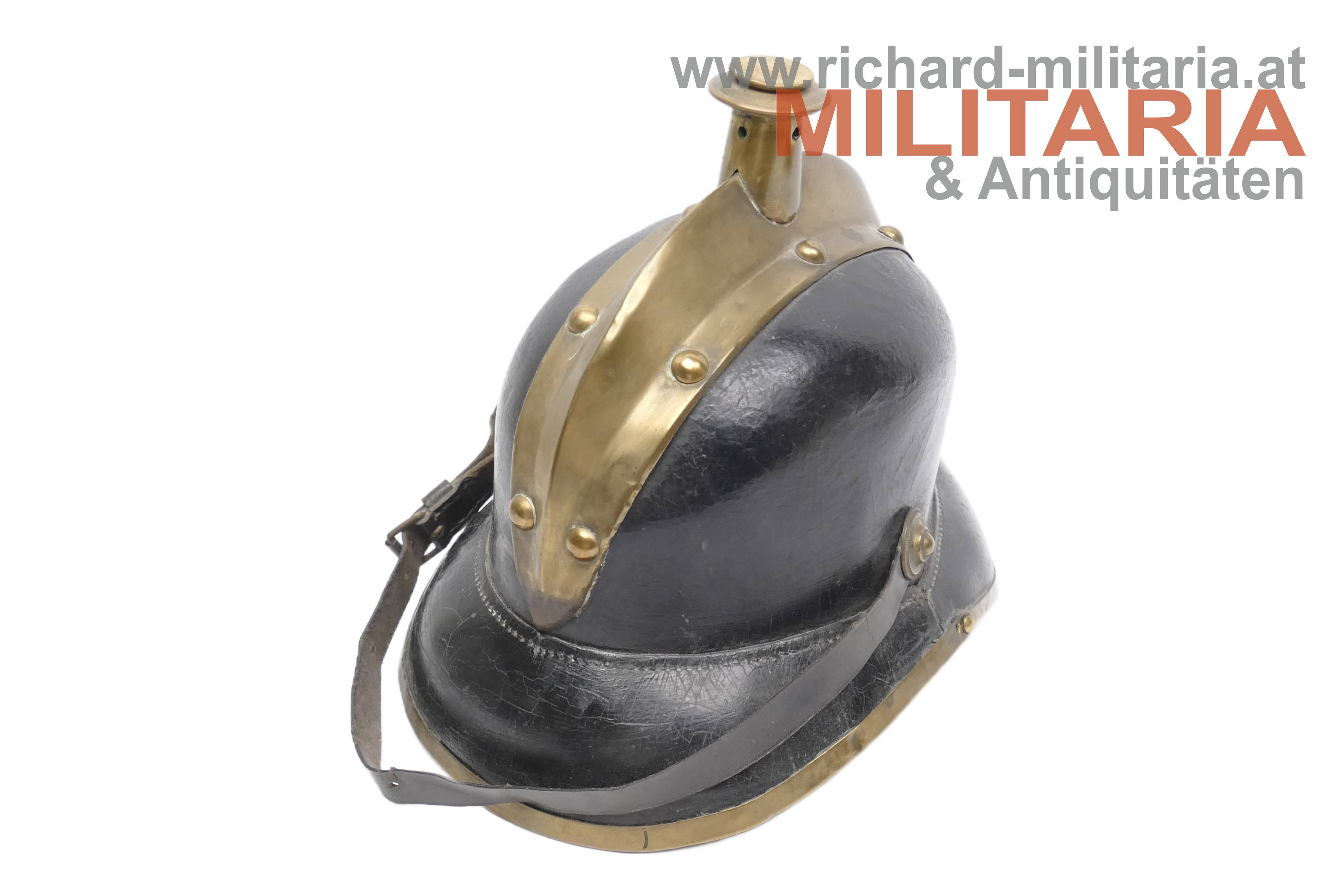 aussergewöhnlicher Feuerwehrhelm 