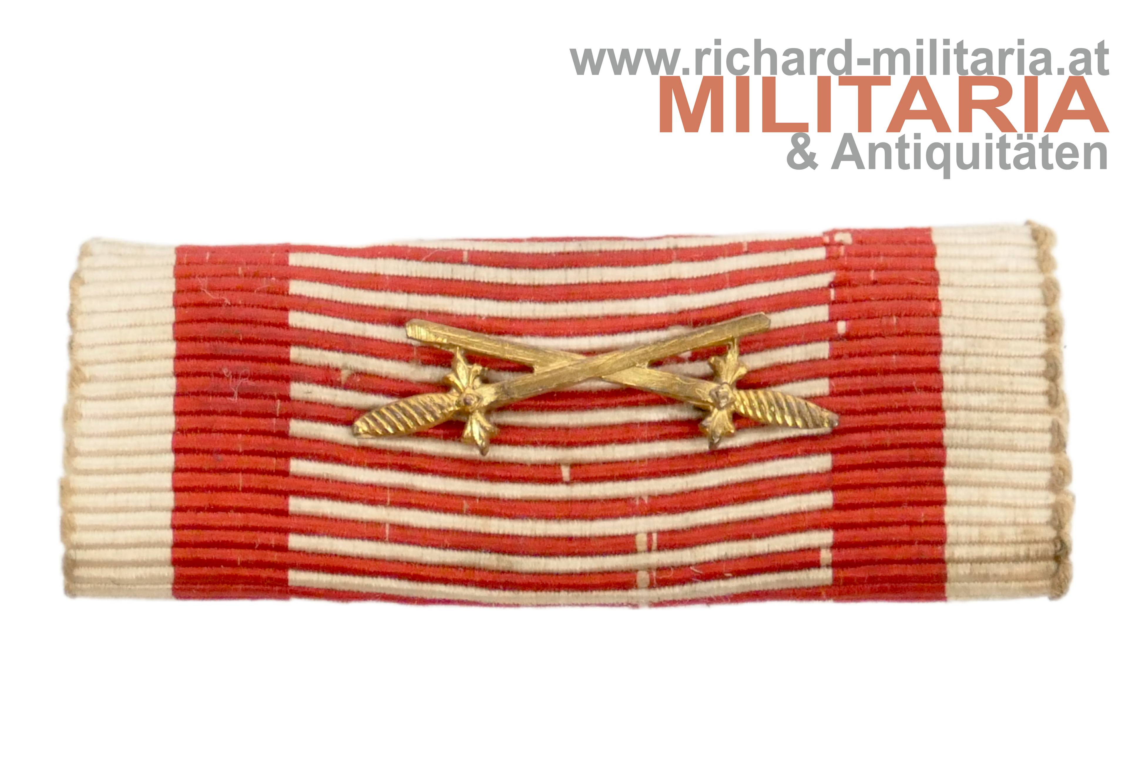 k.u.k. Einzelfeldspange mit Schwerter - Druckknopfverschluss