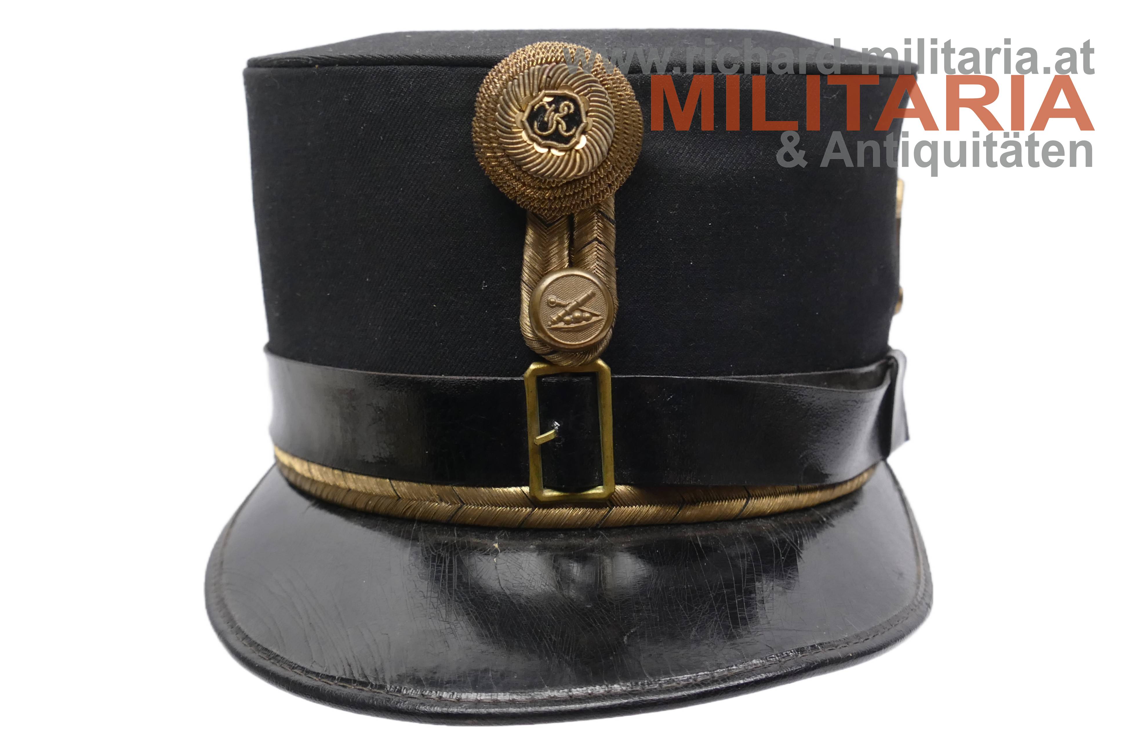 k.u.k. schwarze steife Kappe für Offiziere - Artillerie - Regiment-Nr. 1