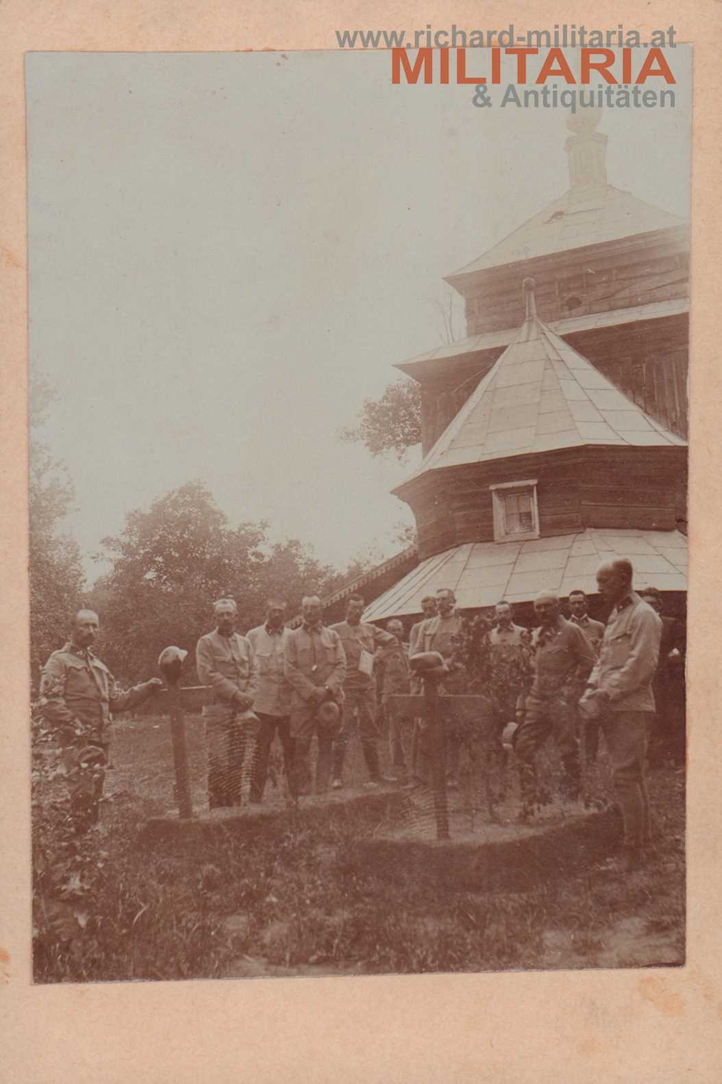 k.u.k. Soldaten vor russischer Kirche / Majdan Skotnik (Lublin)