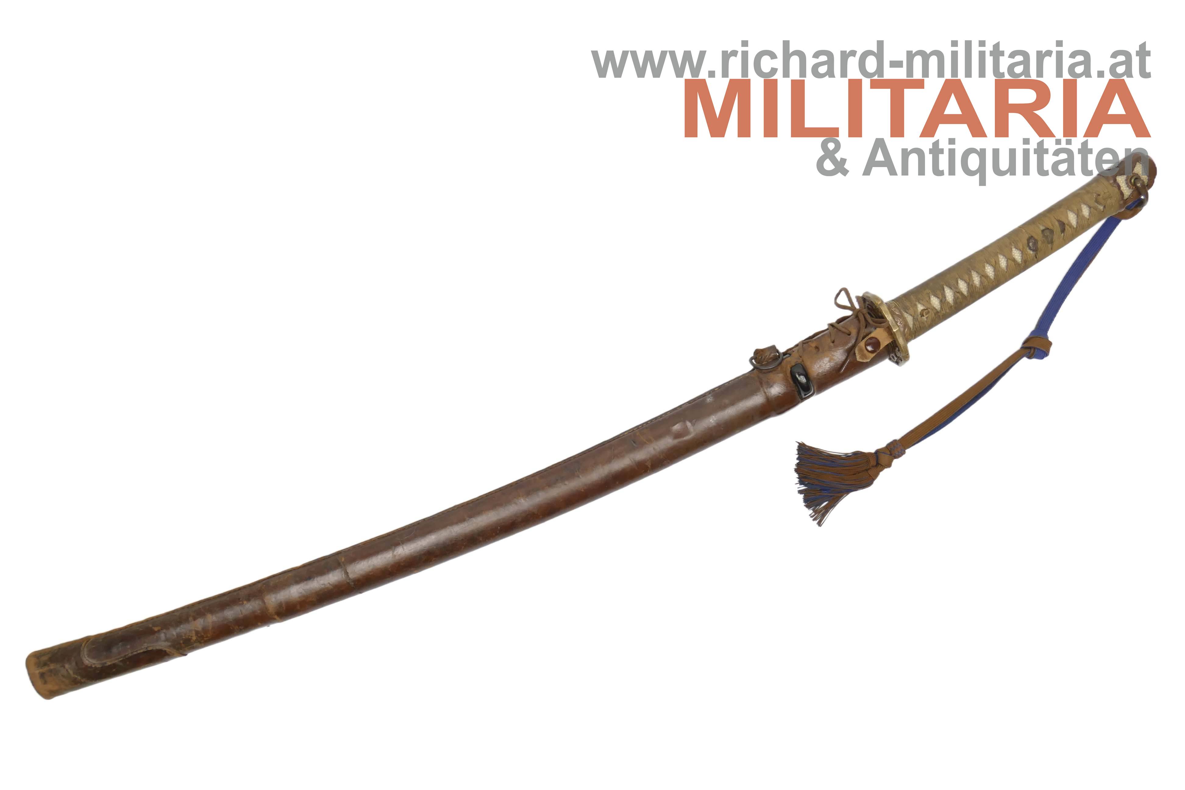 Japan - Katana Shin-Gunto für Offiziere mit Familienwappen und Klinge um 1680