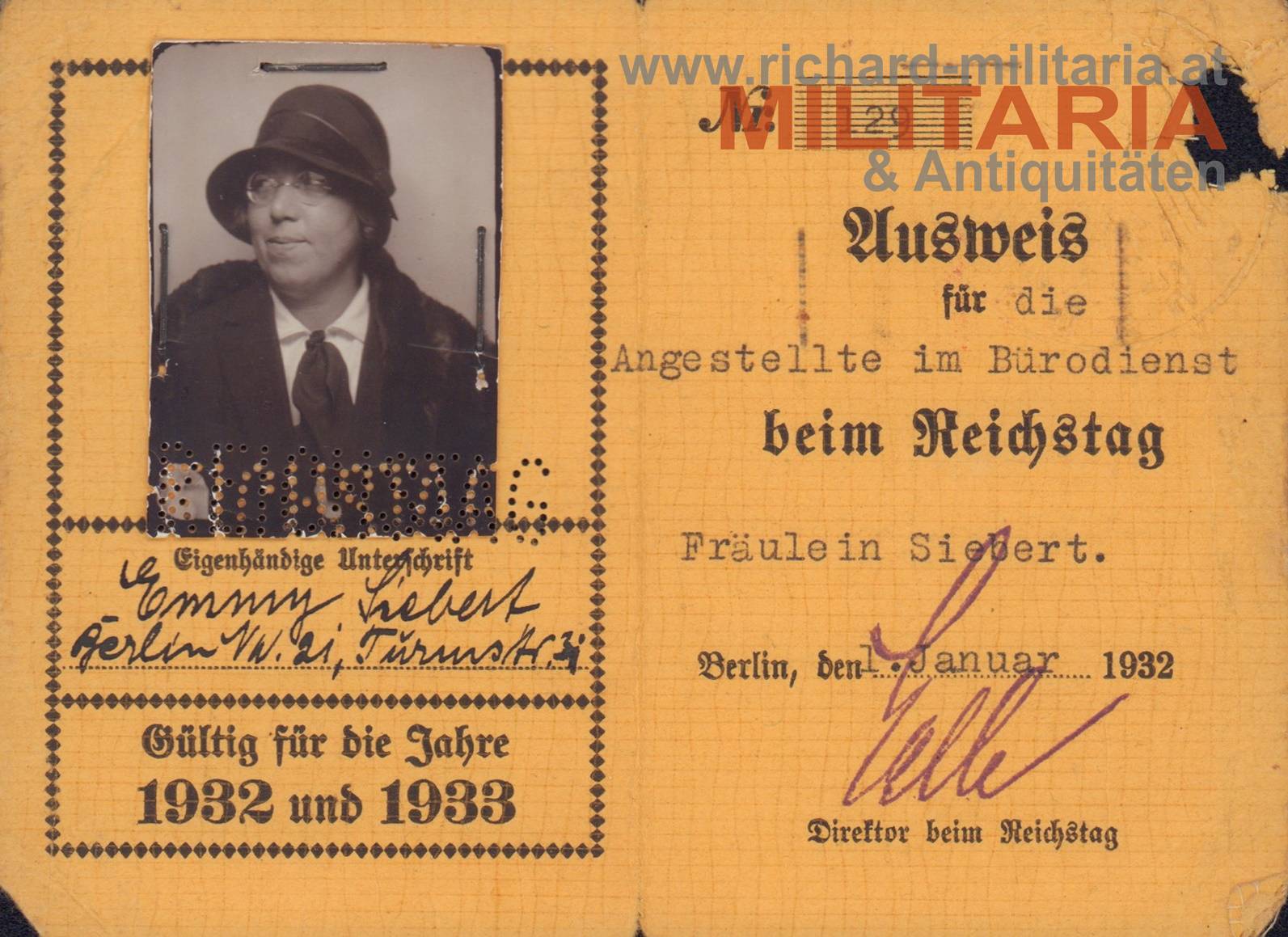 Deutschland - Arbeitsausweise einer Angestellten bei Reichstag - 1932-1935