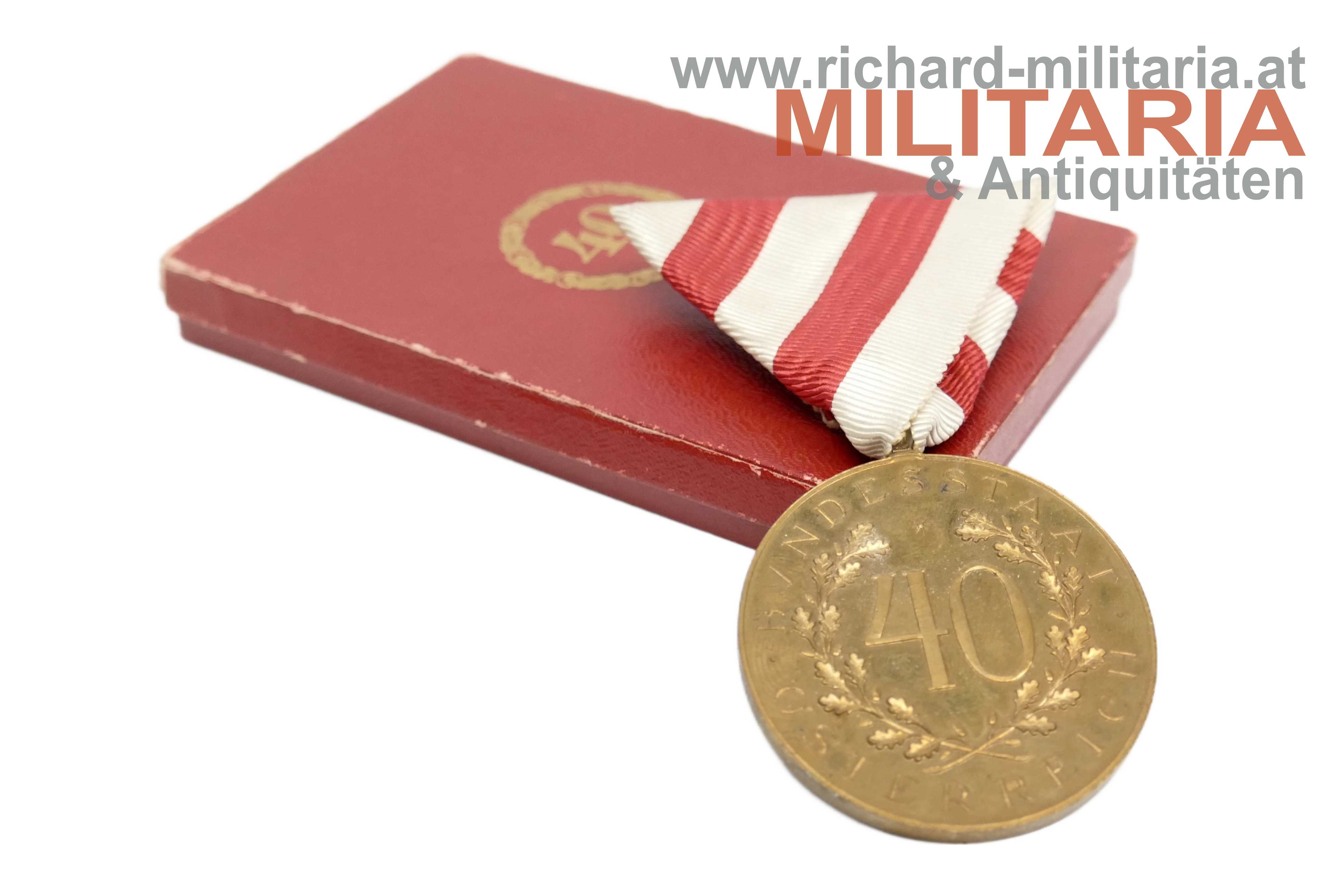 Bundesstaat - Ehrenmedaille für 40 Jahre treue Dienste im Etui