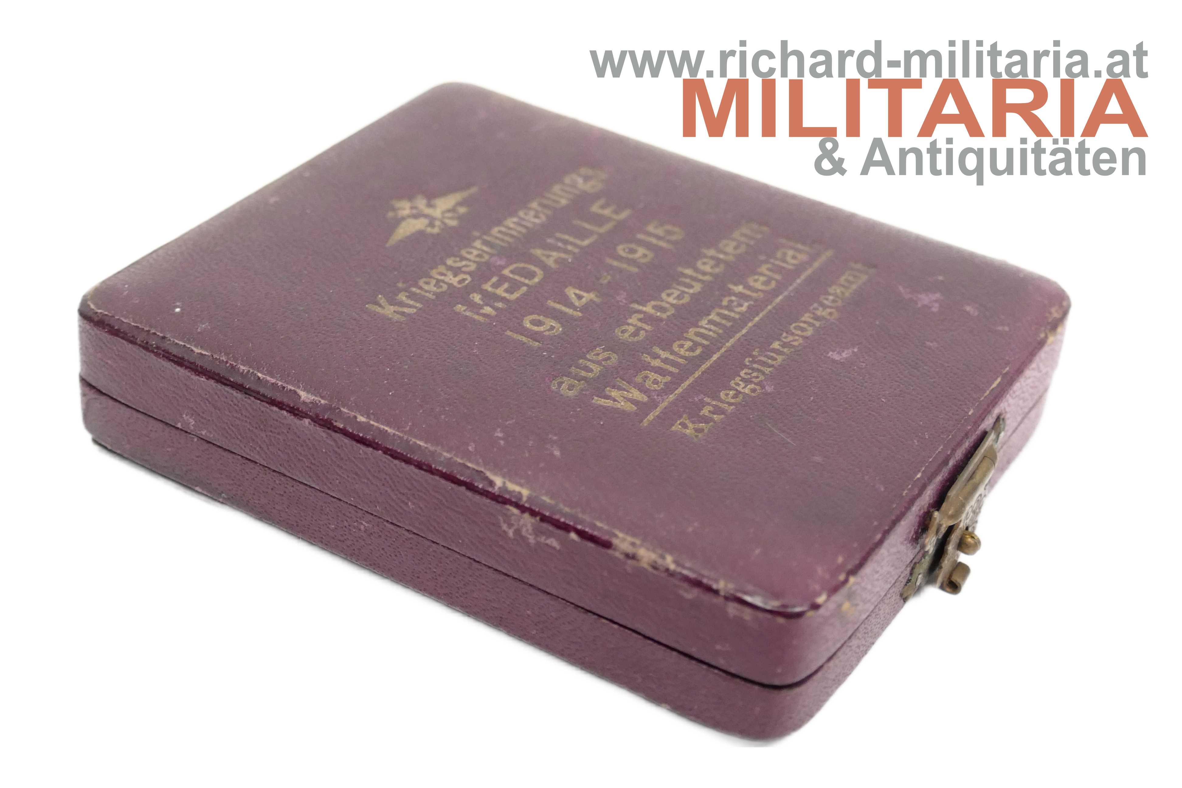 Kriegserinnerungsmedaille aus erbeutetem Waffenmaterial mit Etui
