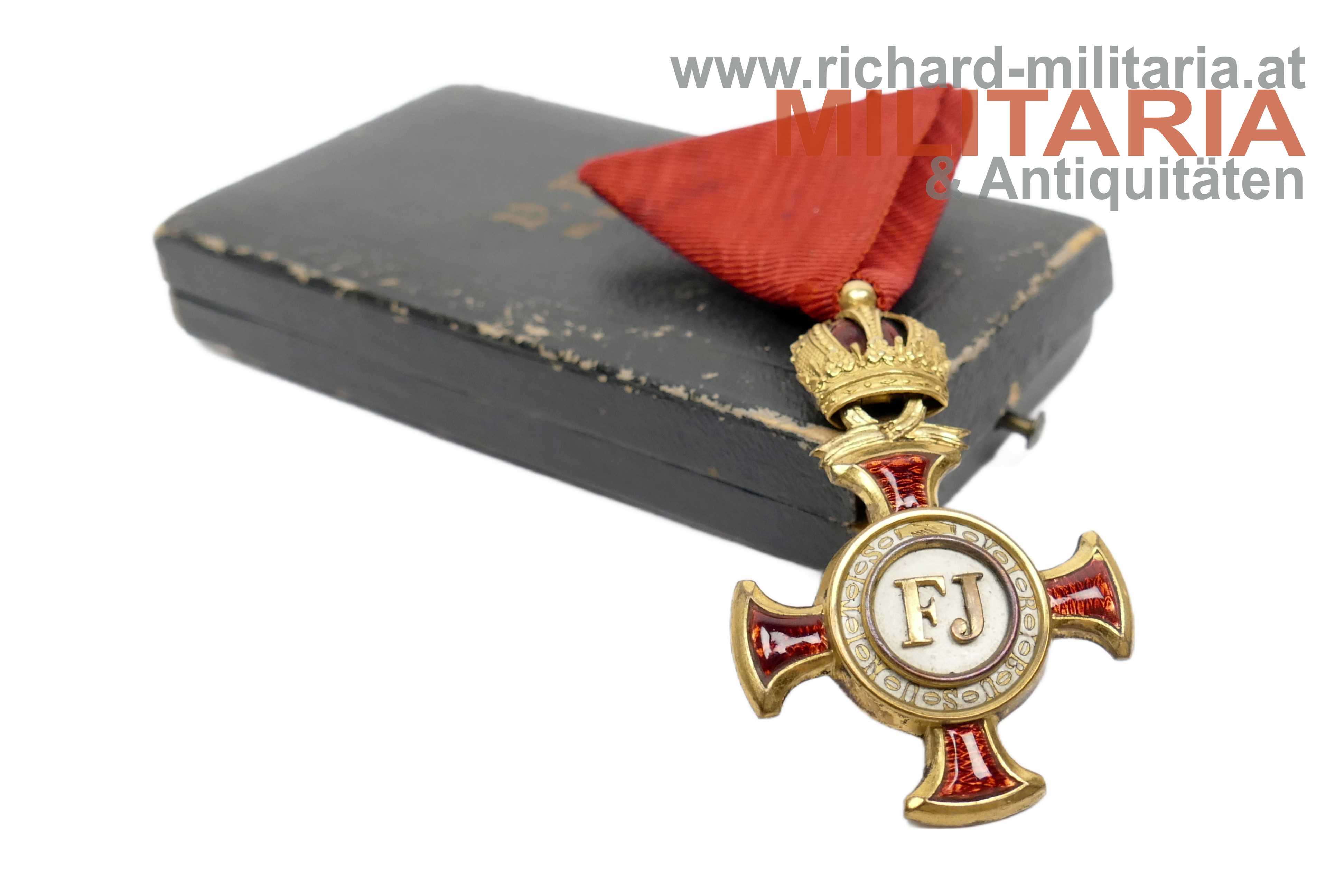 Goldenes Verdienstkreuz mit der Krone im Etui - Bachruch