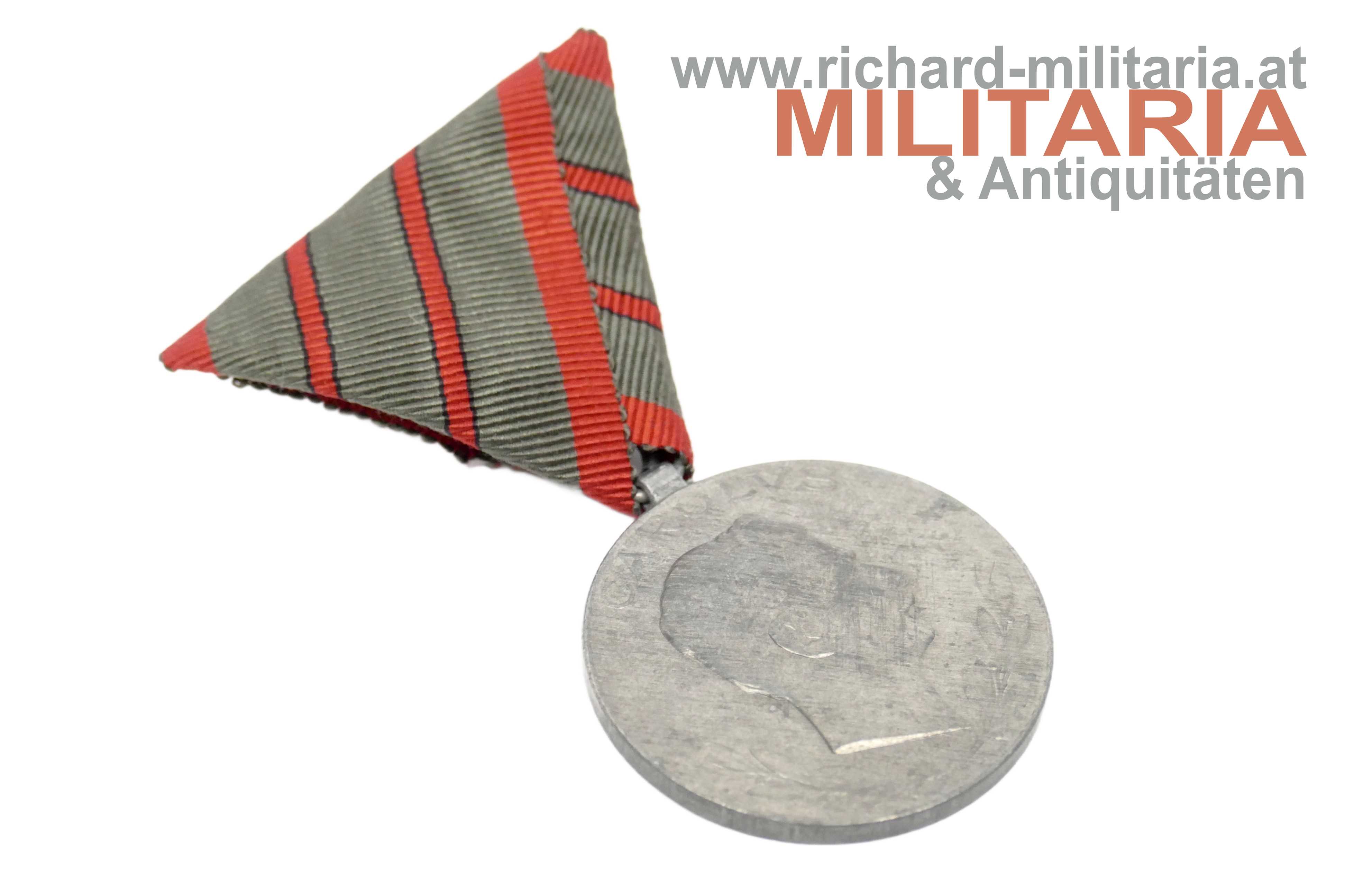 k.u.k. Verwundetenmedaille - -fache Verwundung - "WuA" "1918"  