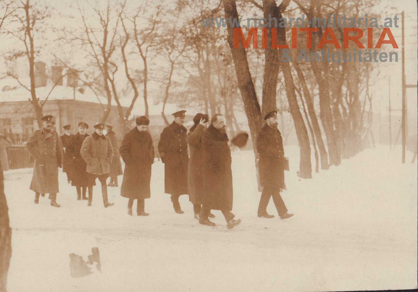 Friedensverhandlungen Brest-Litowsk 1918 - Trotzki mit österr. u. deutschen Generälen