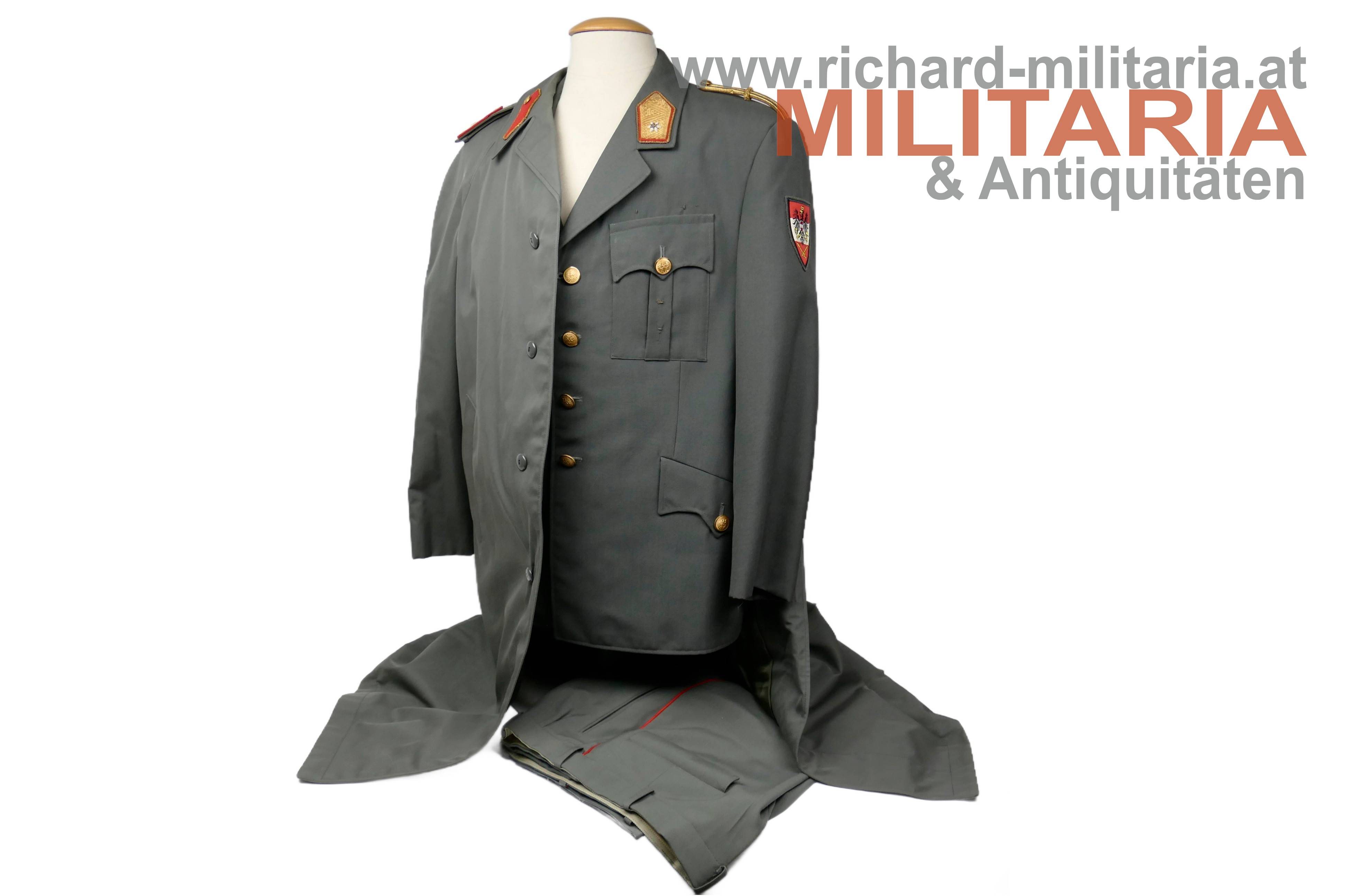 ÖBH Brigadier - Rock mit Hose und Regenmantel