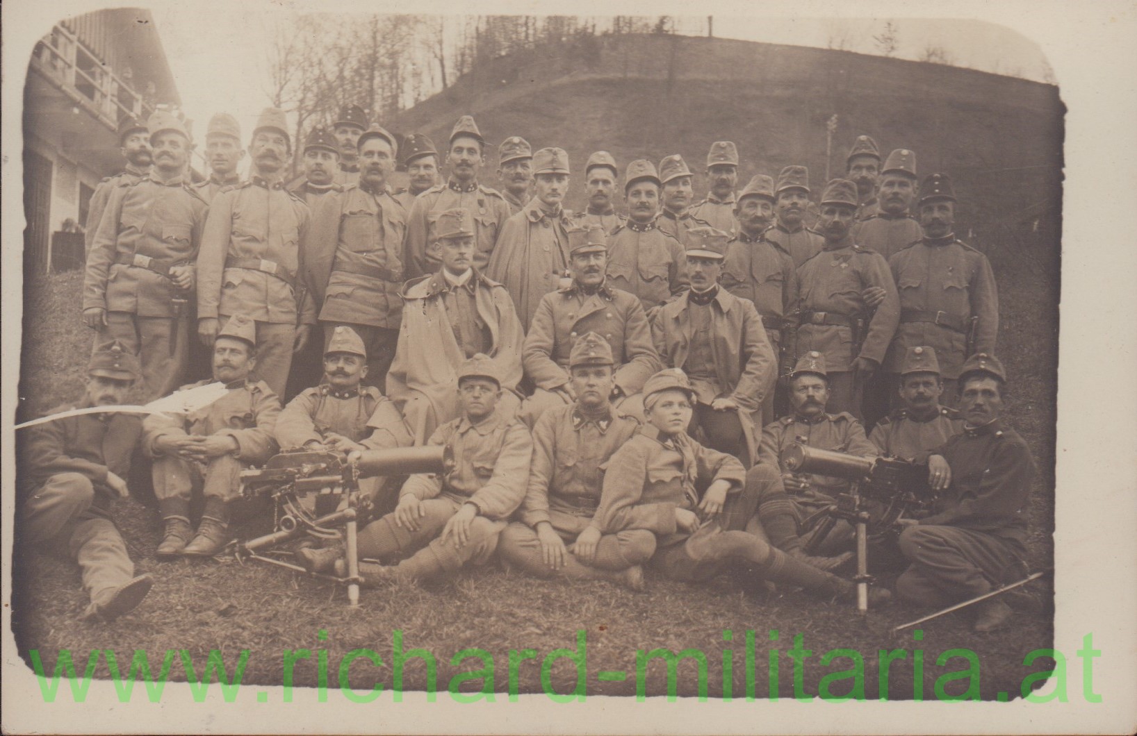 k.u.k. Foto "Soldatengruppe mit Maschinengewehren" + Freiw. Radfahrkompanie