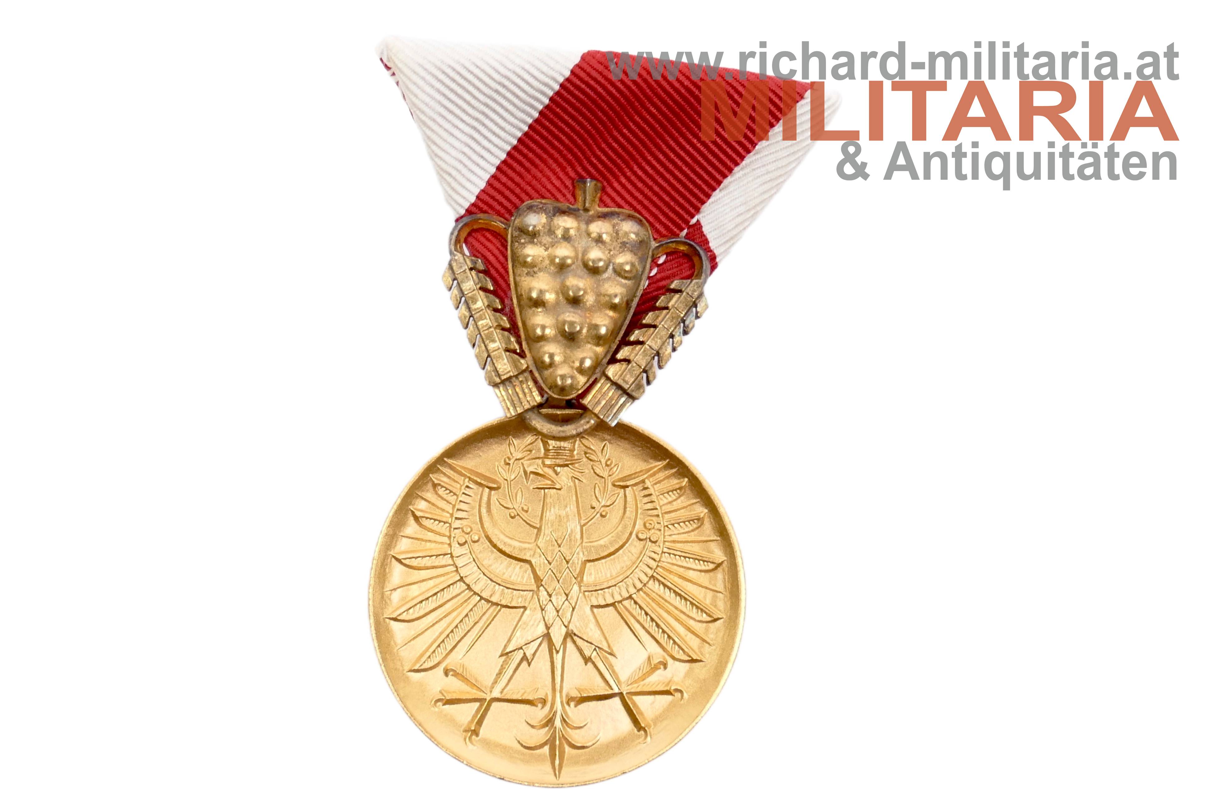 Verdienstmedaille des Landes Tirol im Etui