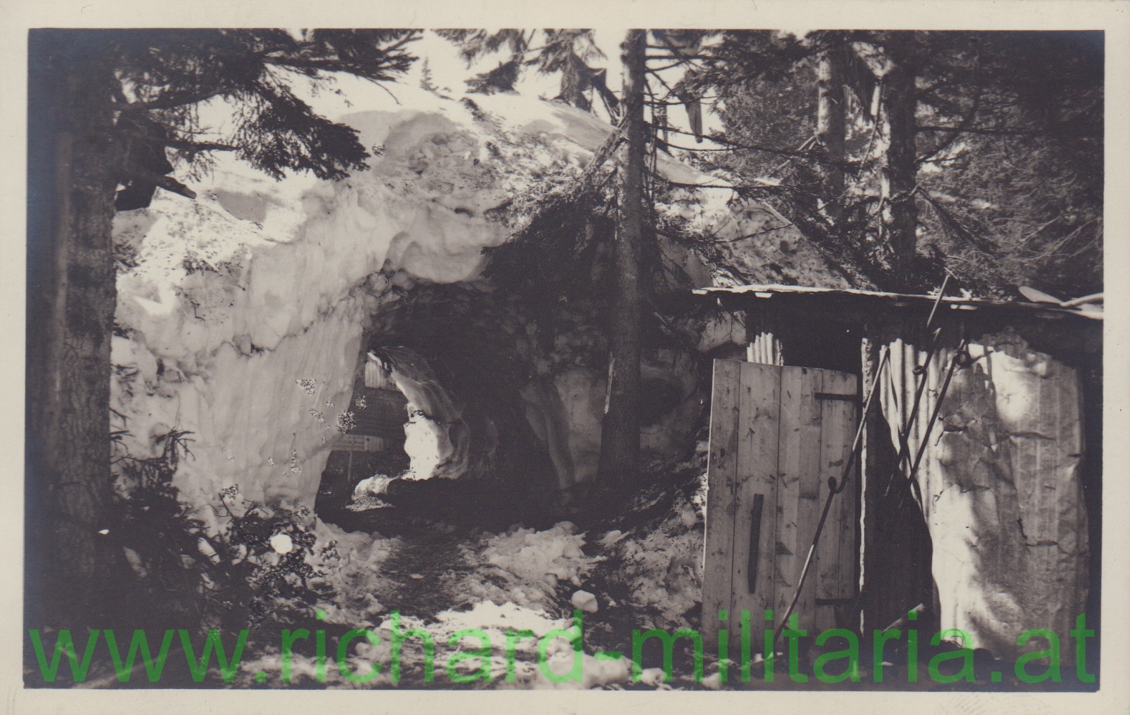 Stellung mit Eisstollen - Hochgebirge