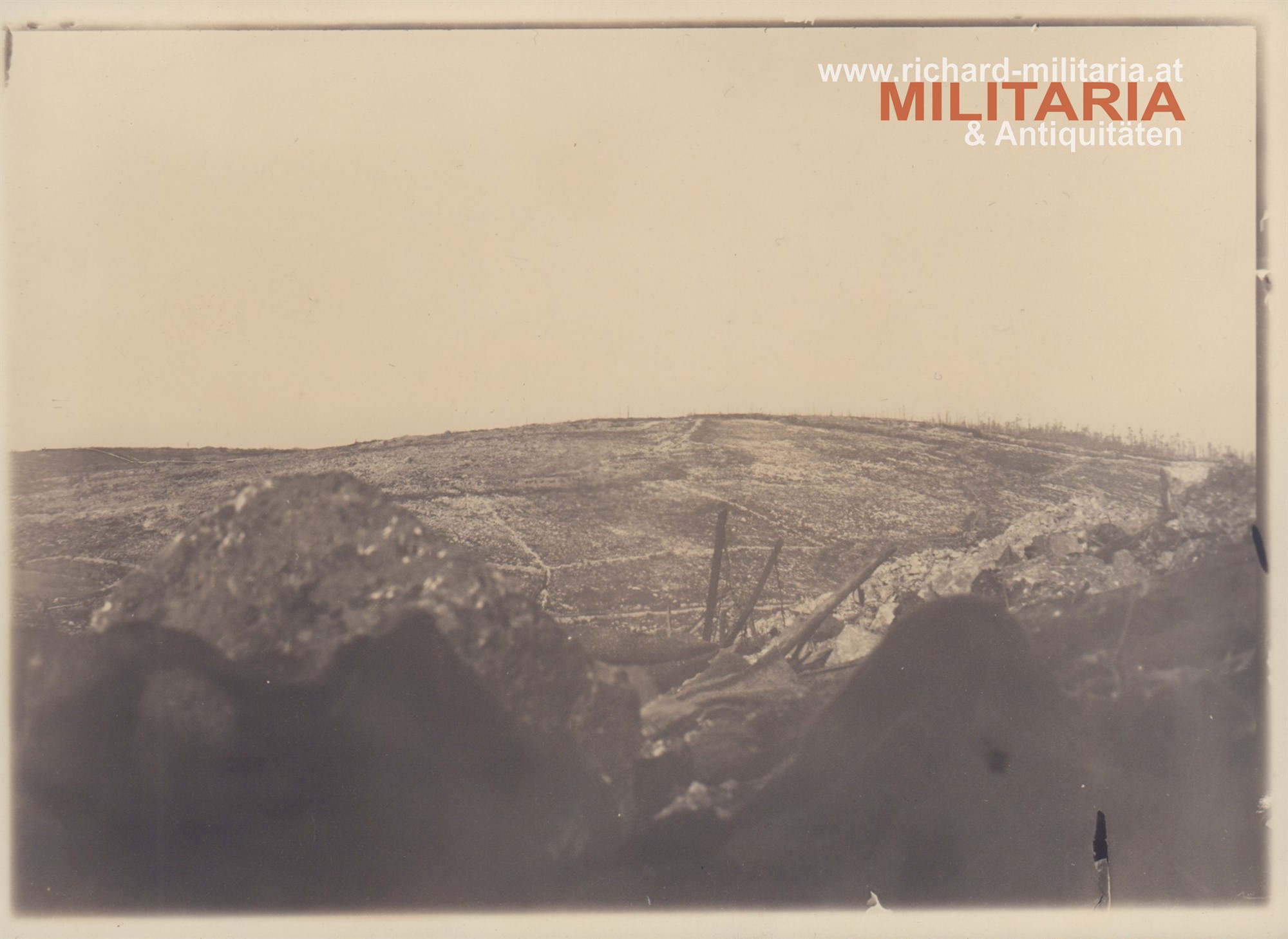k.u.k. Foto "Höhe 197" - Frontlinie mit Stacheldraht