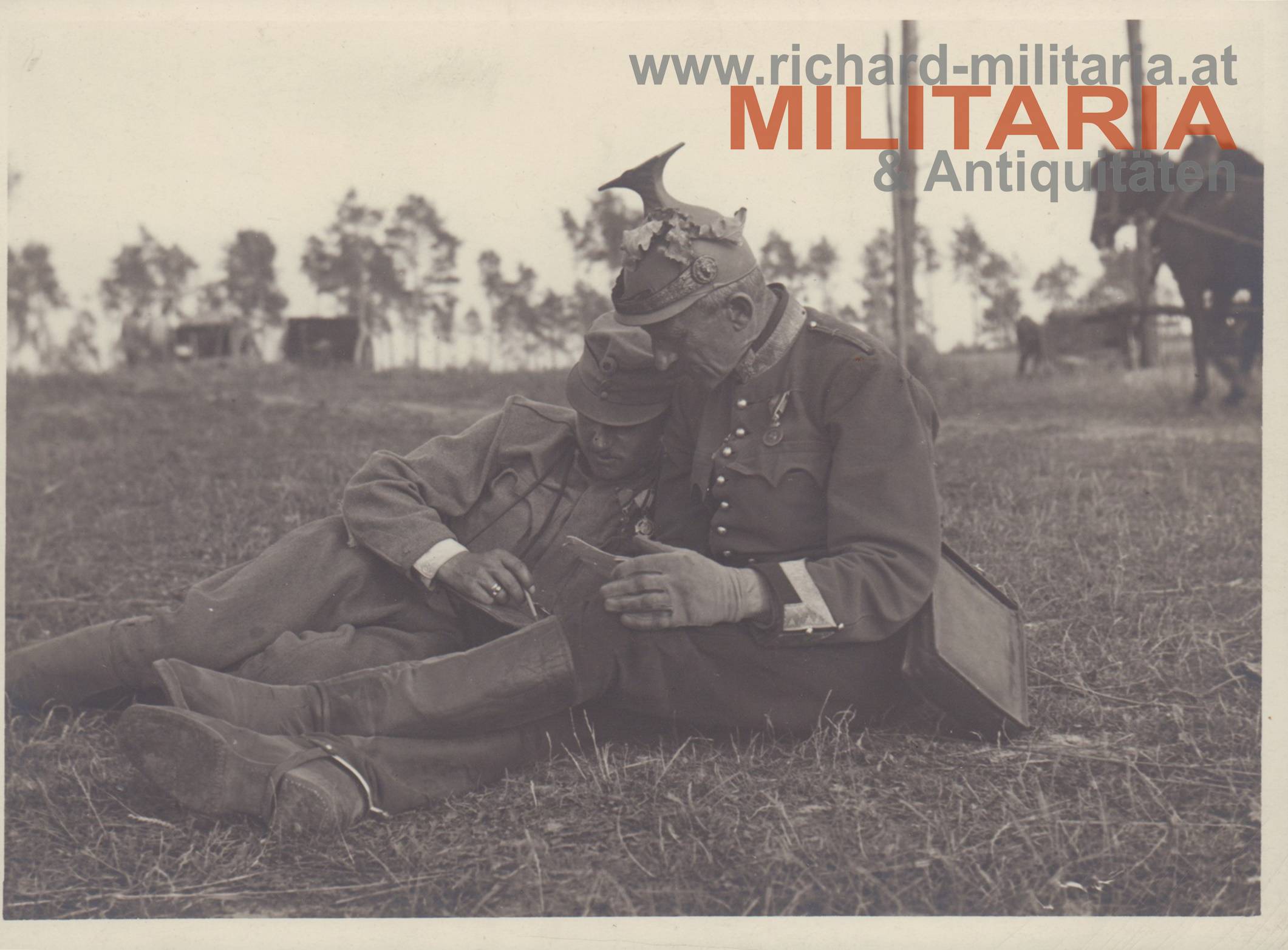 k.u.k. Foto - Ulanen-Offiziere - Kommode-Tschapka - Lokacze 29.8.1915