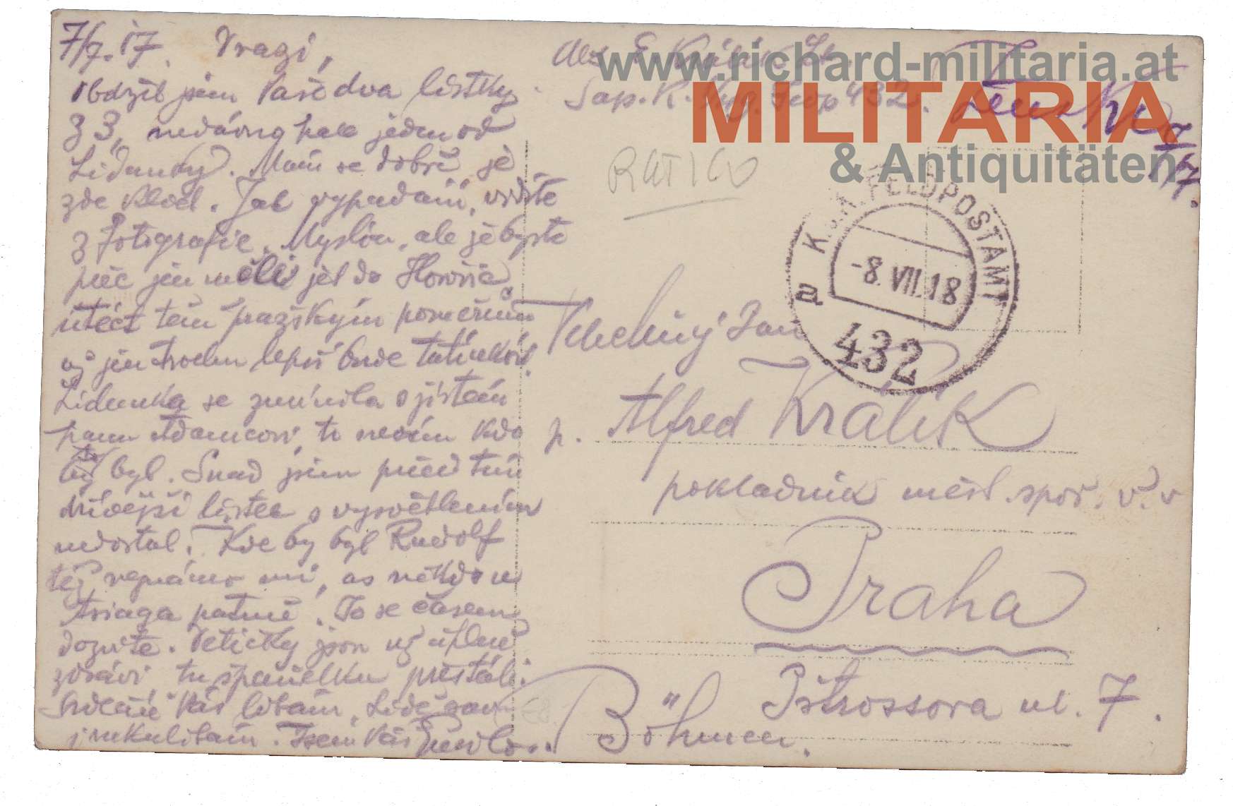 k.u.k. Leutnant mit Stahlhelm und Gasmaske