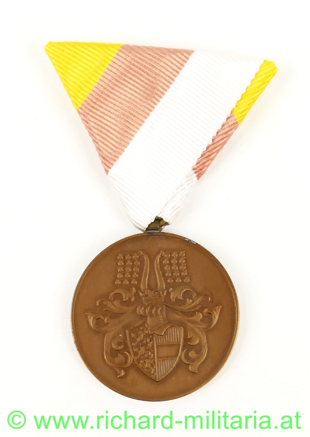 P2560374